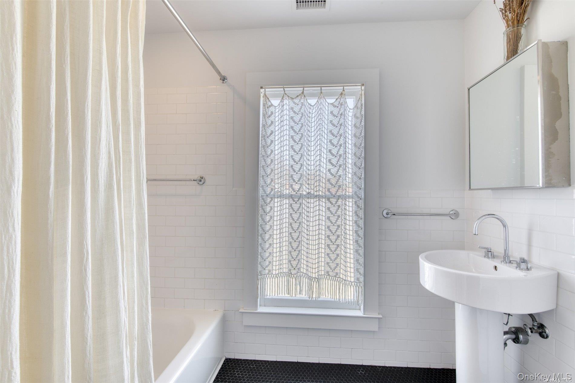 1855 Village Lane, Orient, NY 11957