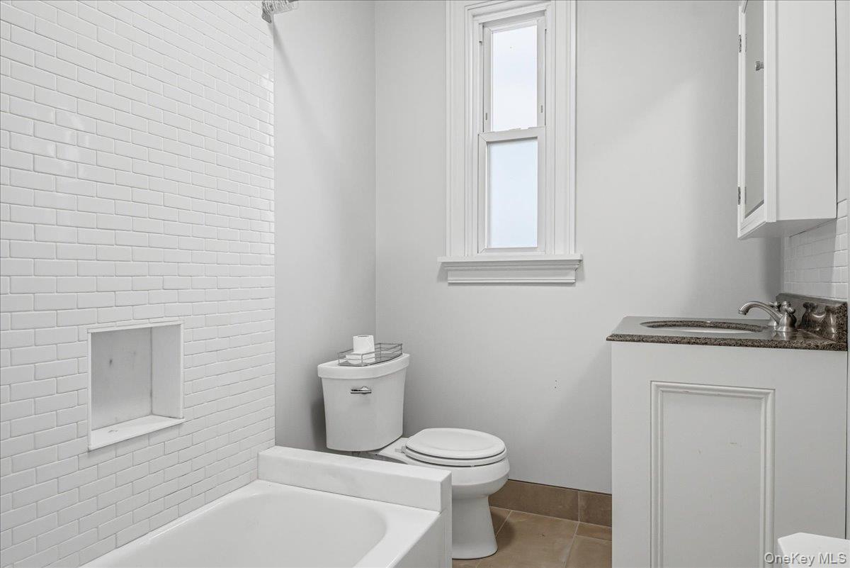 6034 Linden Street, Ridgewood, NY 11385