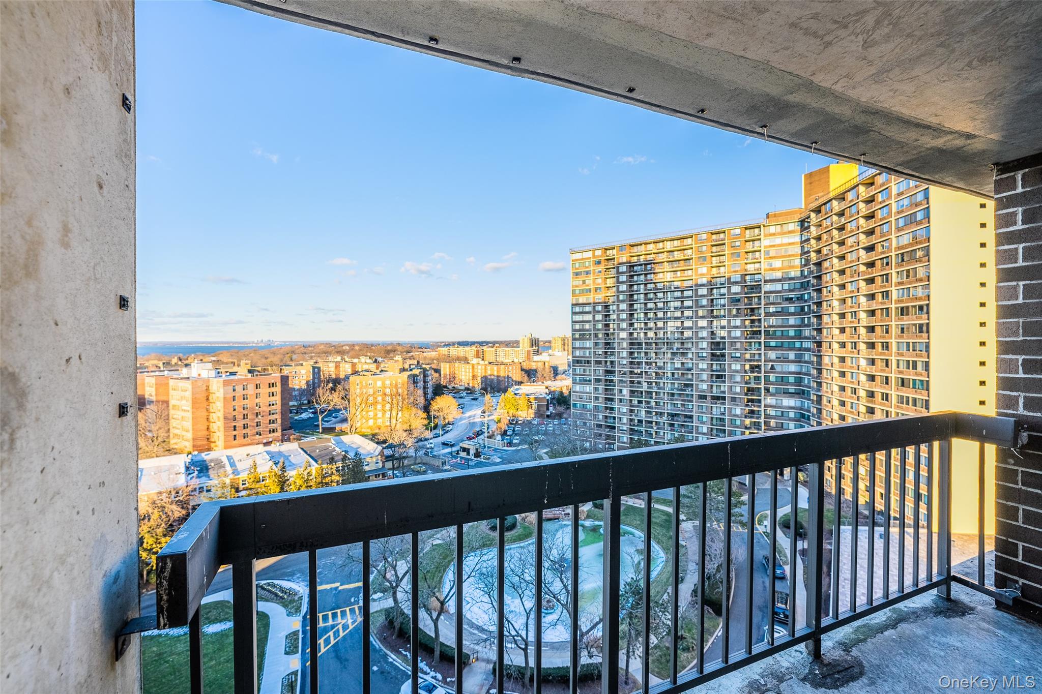 1 Bay Club Drive # 11J, Bayside, NY 11360