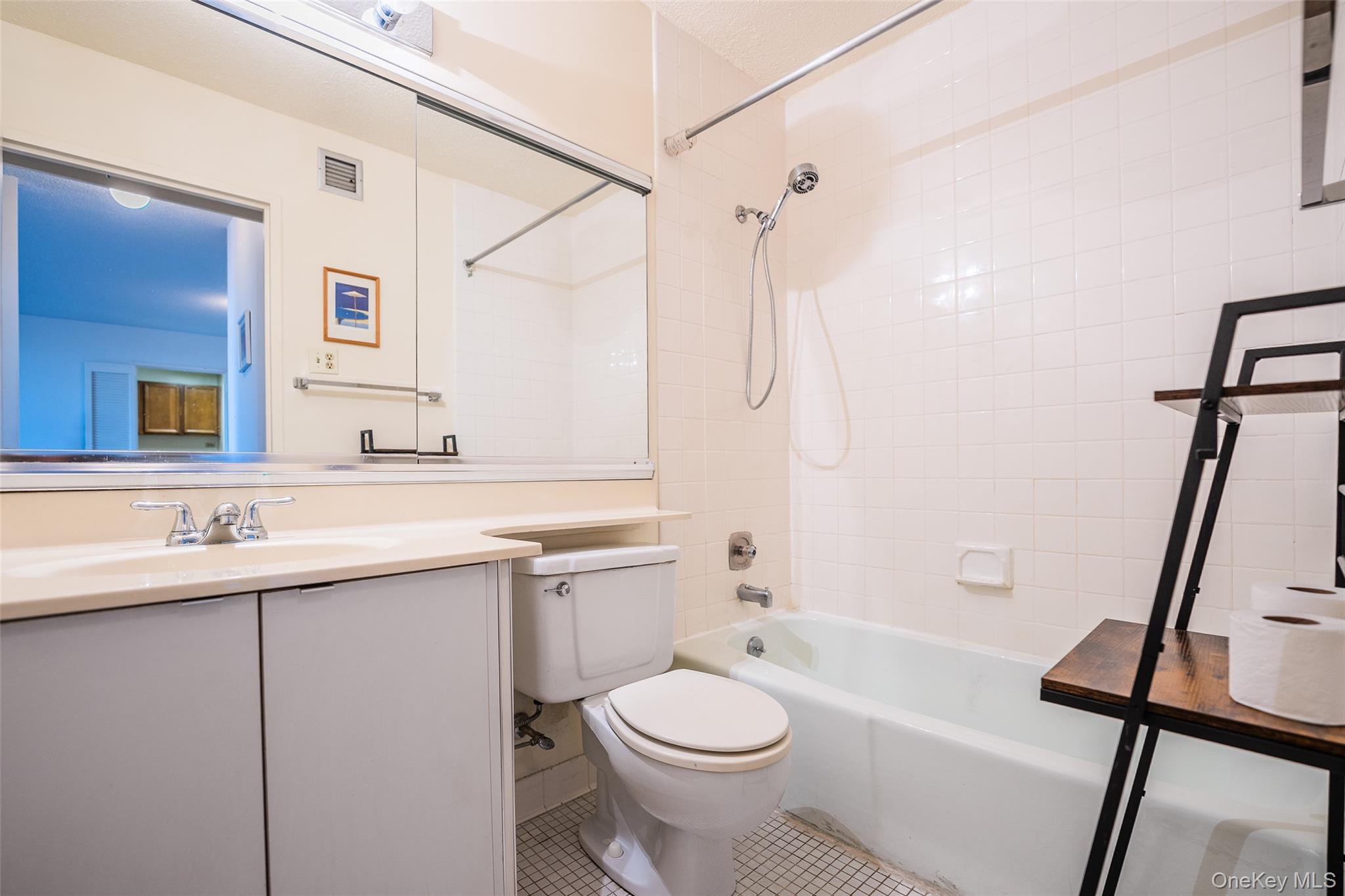 1 Bay Club Drive # 11J, Bayside, NY 11360