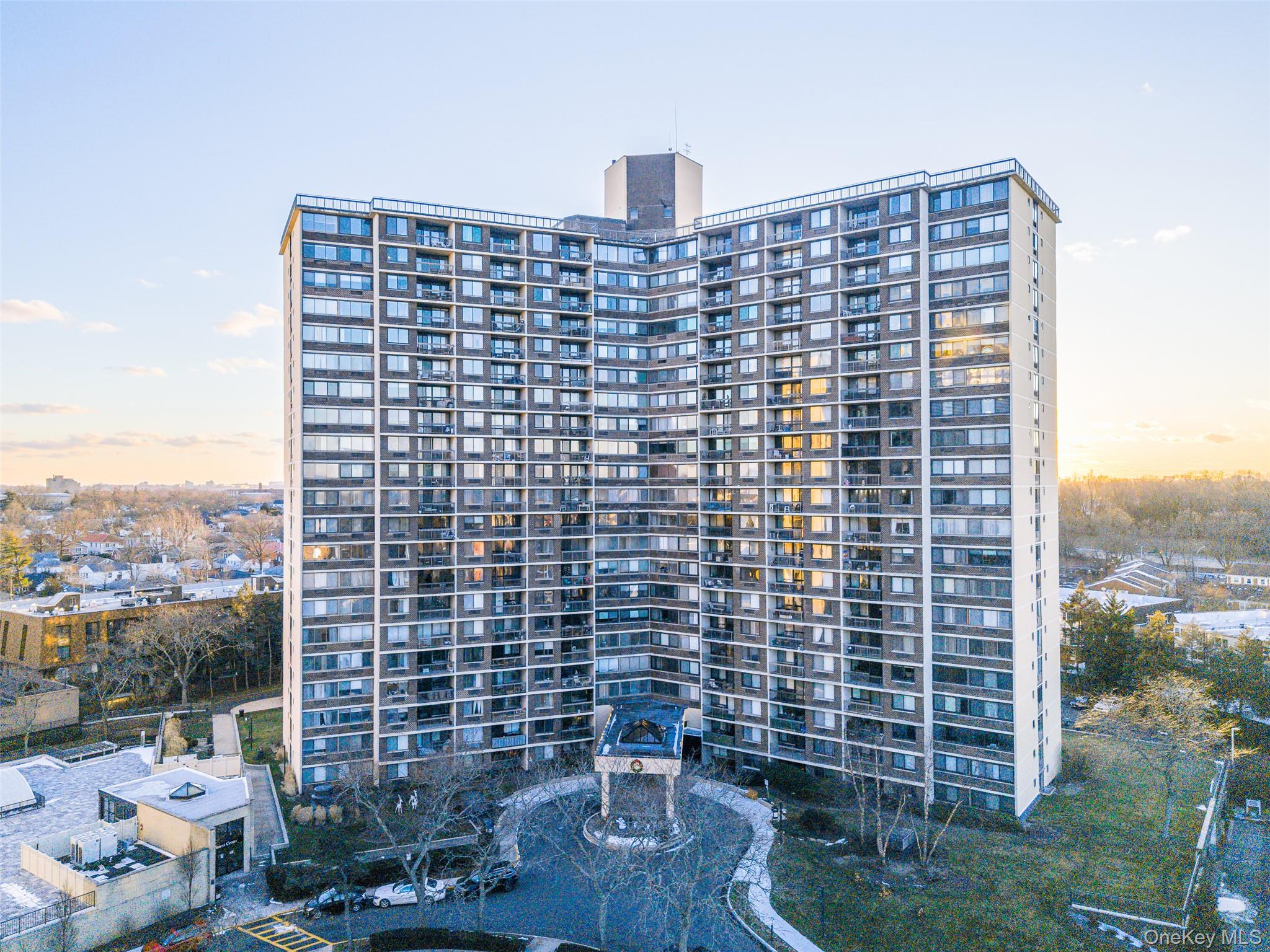 1 Bay Club Drive # 11J, Bayside, NY 11360