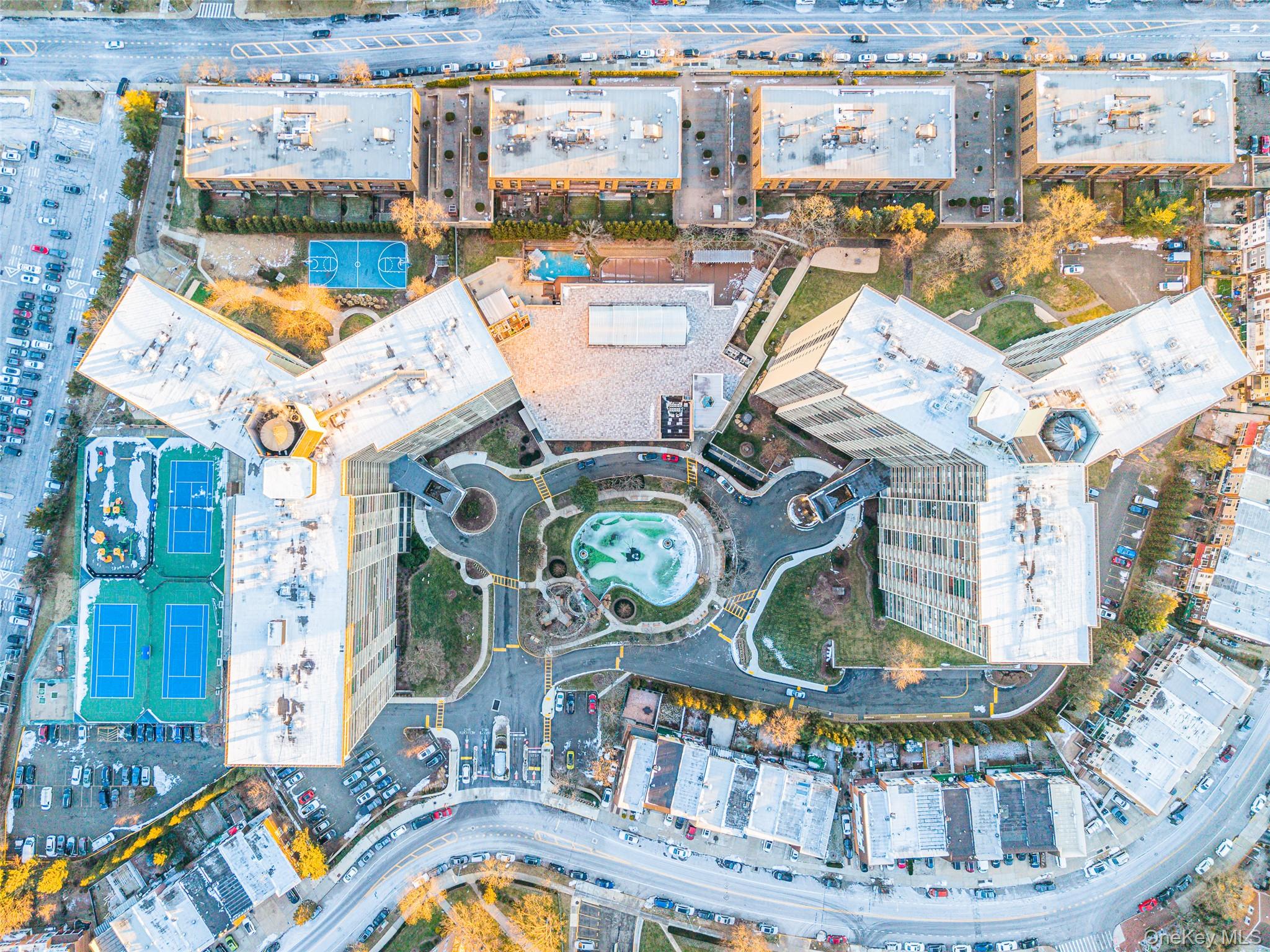 1 Bay Club Drive # 11J, Bayside, NY 11360