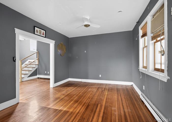 40 MCLAUGHLIN Street, Staten Island, NY 10305