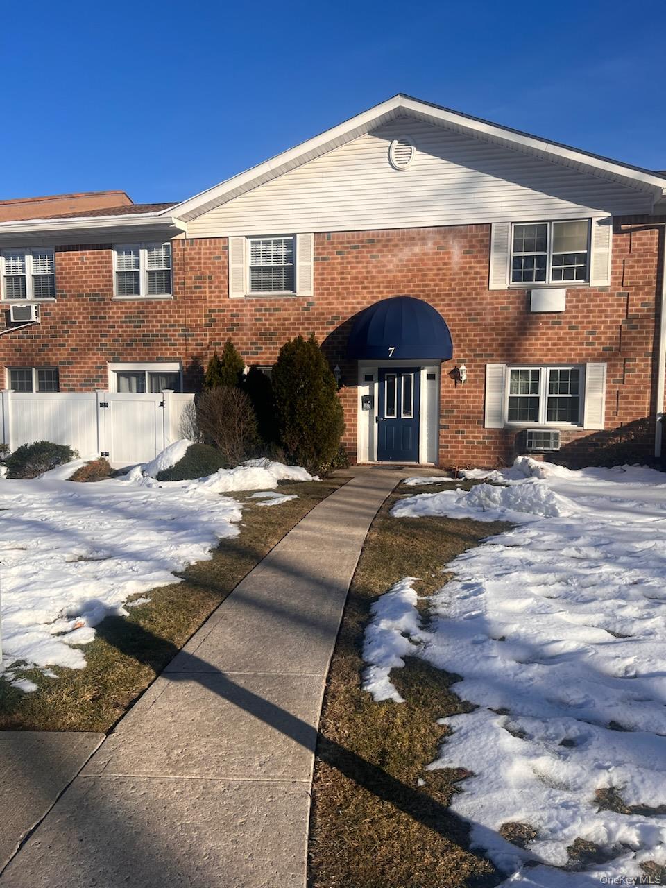 460 OLD TOWN Road # 7C, Port Jefferson Station, NY 11776