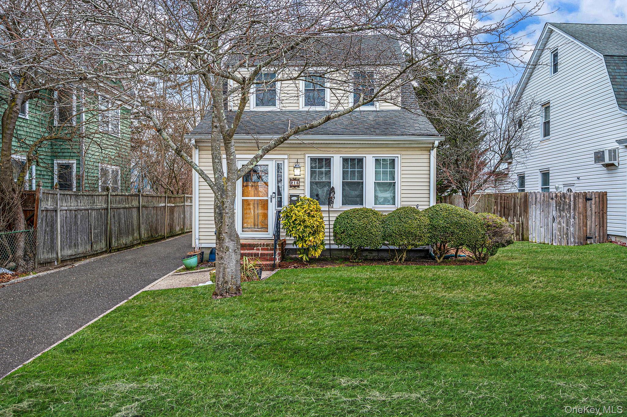 215 West Avenue, Patchogue, NY 11772