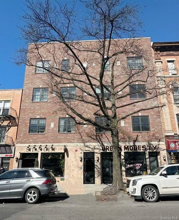 25-34 Steinway Street, Long Island City, NY 11103