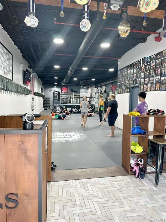 25-34 Steinway Street, Long Island City, NY 11103