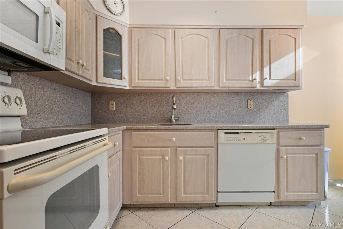 132 Laurel Lane, Wantagh, NY 11793