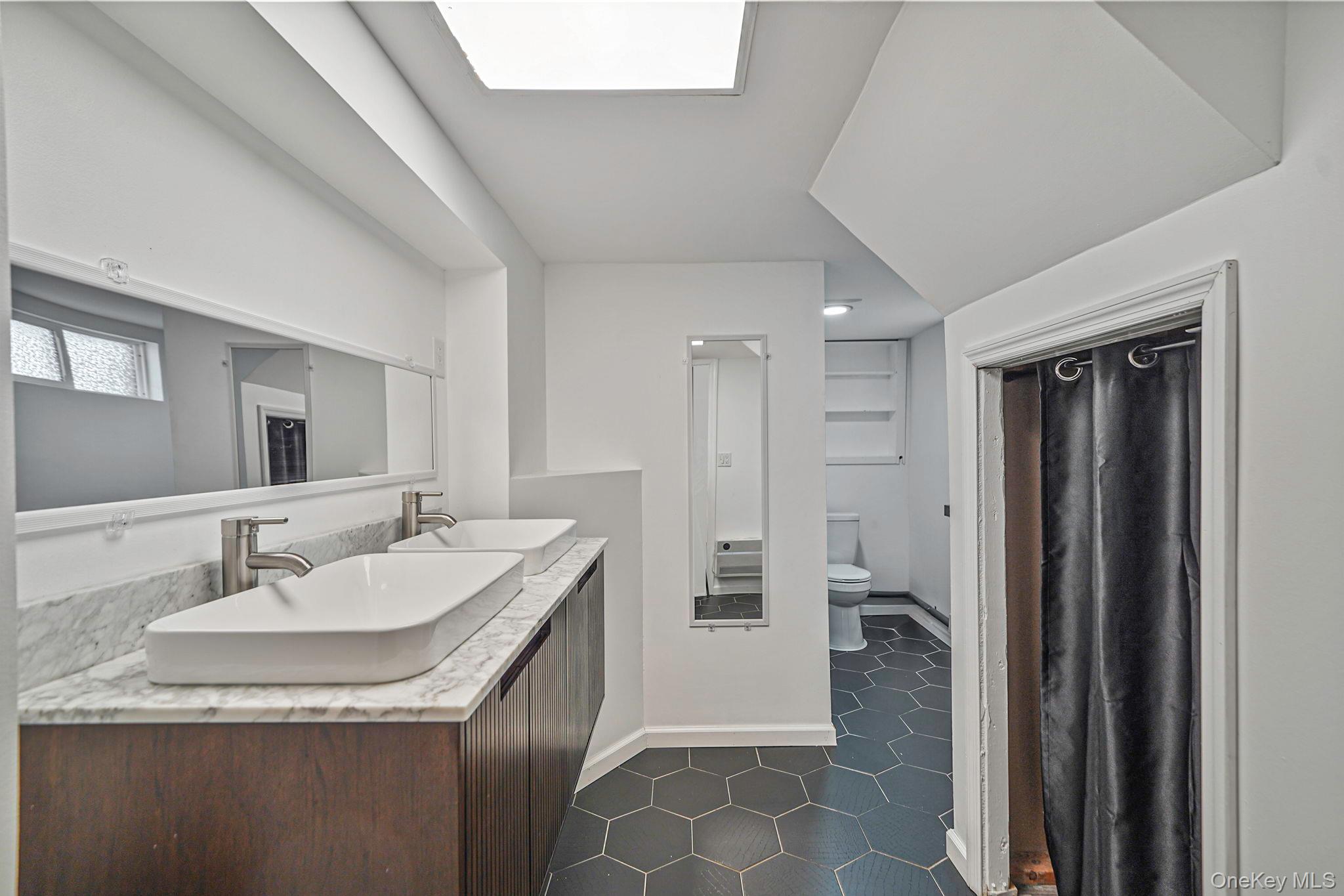 189 Oak Street, West Hempstead, NY 11552