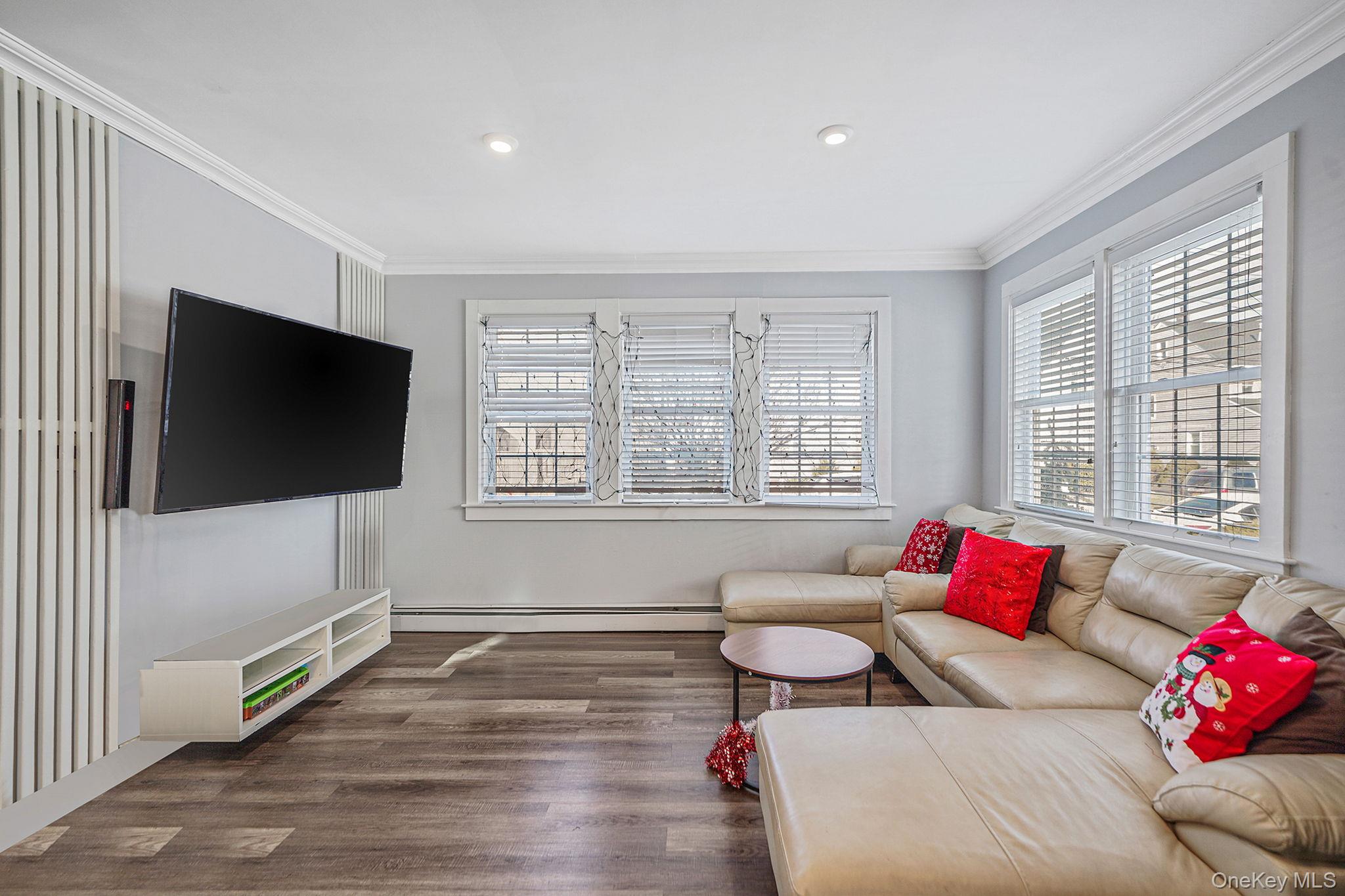 189 Oak Street, West Hempstead, NY 11552