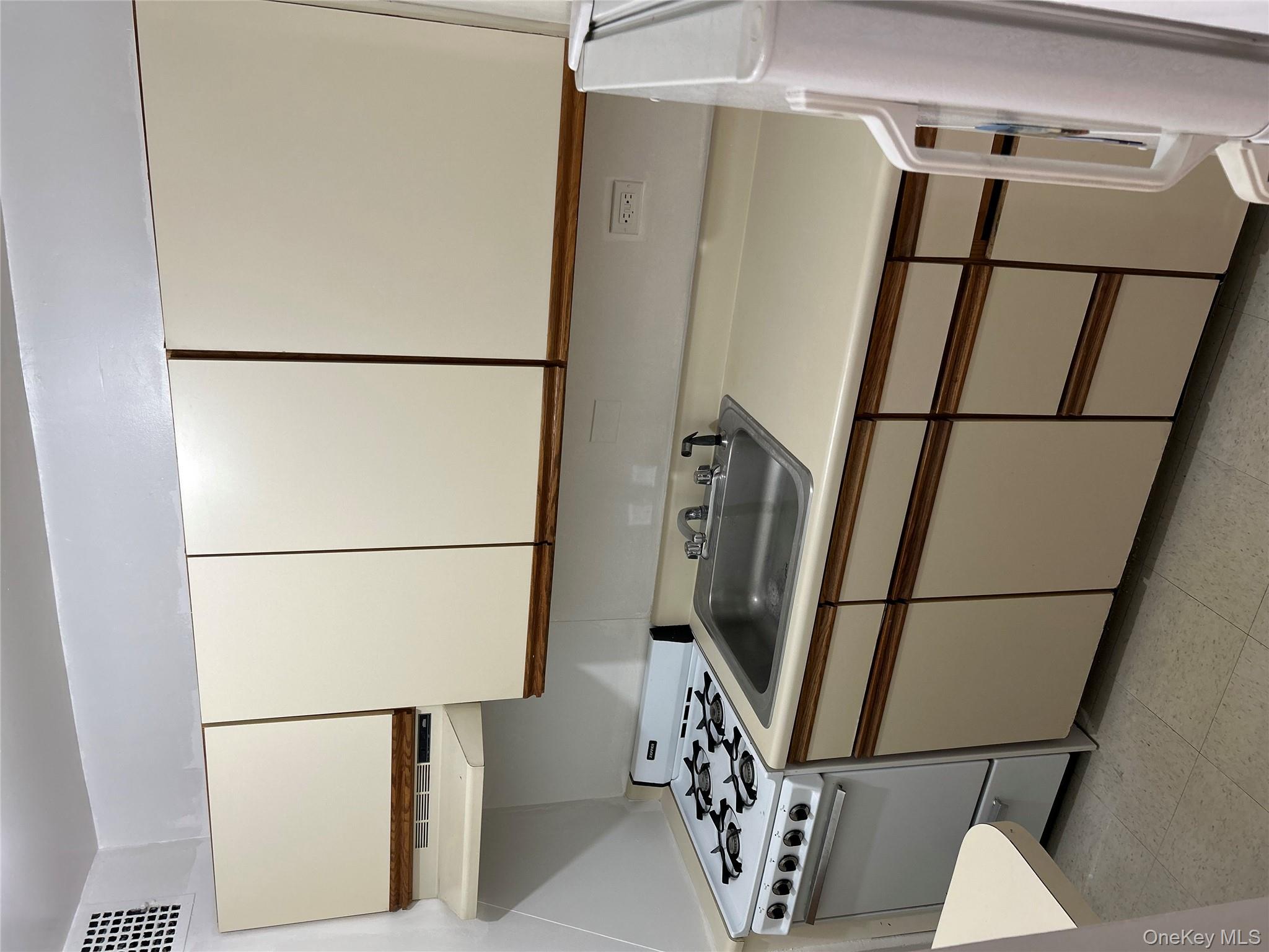 2015 Saint Paul Avenue # 5F, Bronx, NY 10461