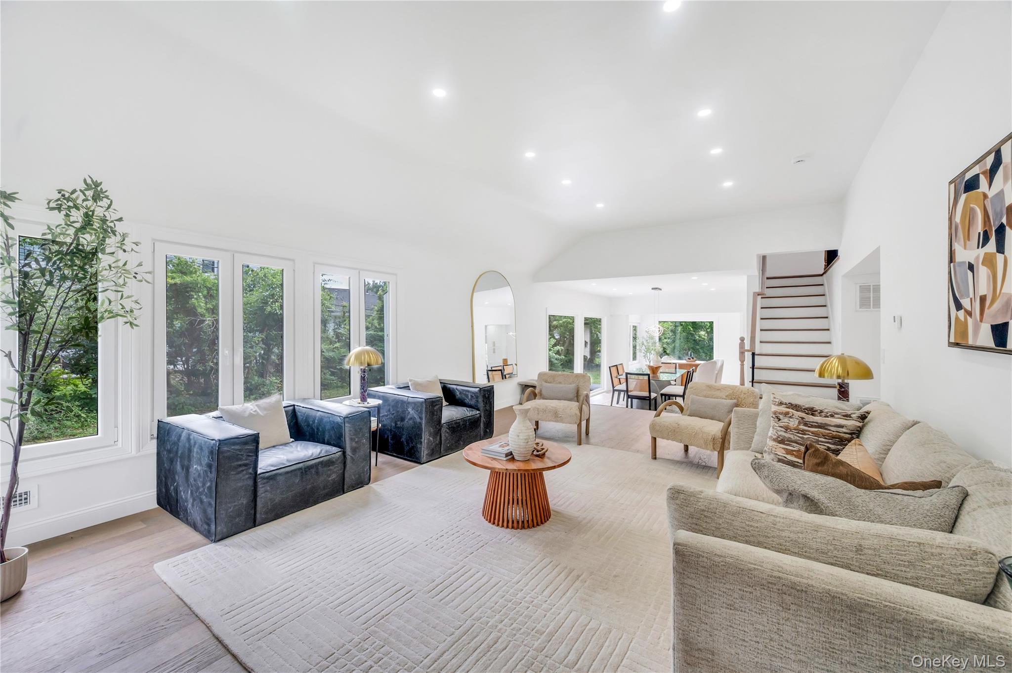 14 Lakeville Drive, East Hills, NY 11576