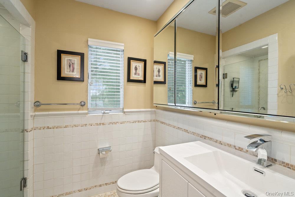 12 Chester Drive, Great Neck, NY 11021