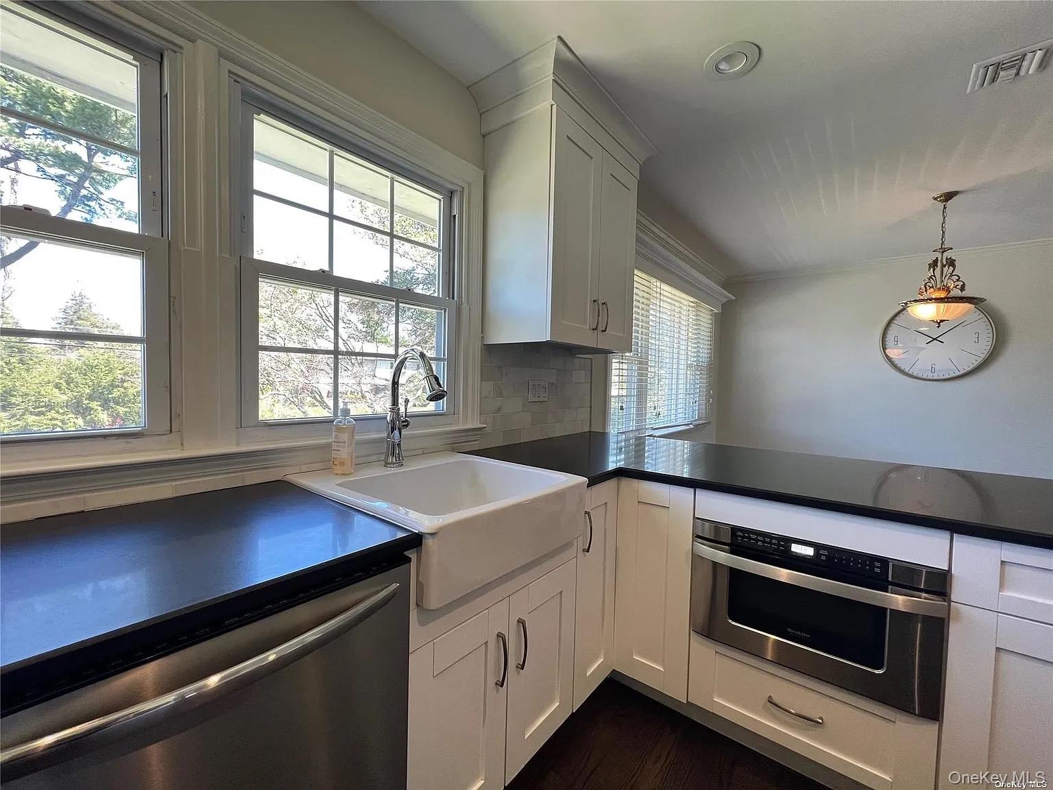 1 Cliftwood Drive, Huntington, NY 11743