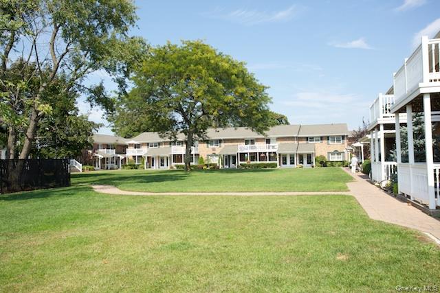 16 Saxon Avenue # 23, Bay Shore, NY 11706