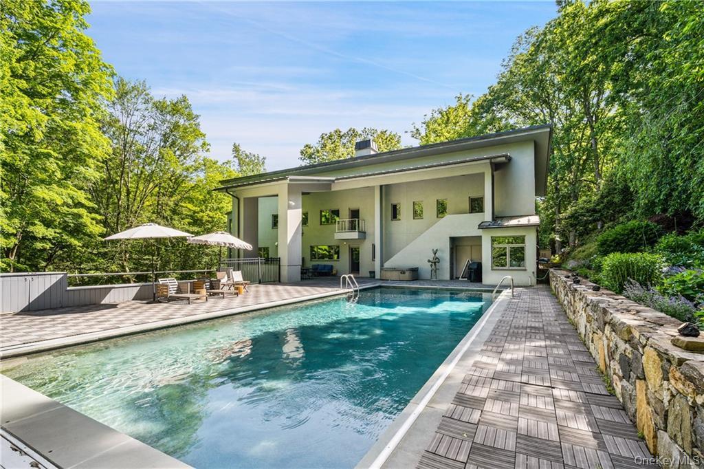 17 Fox Run Road, Pound Ridge, NY 10576