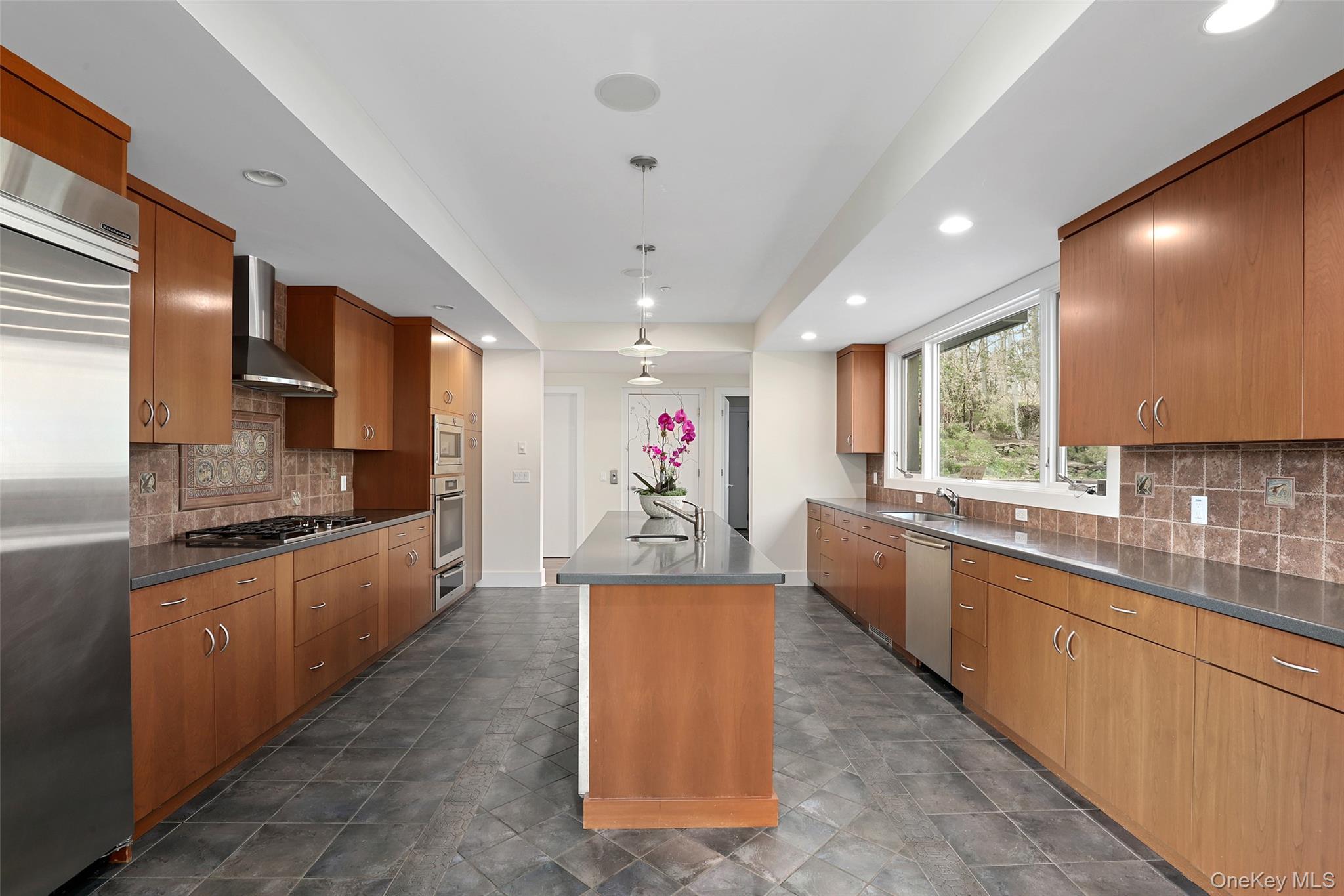 17 Fox Run Road, Pound Ridge, NY 10576