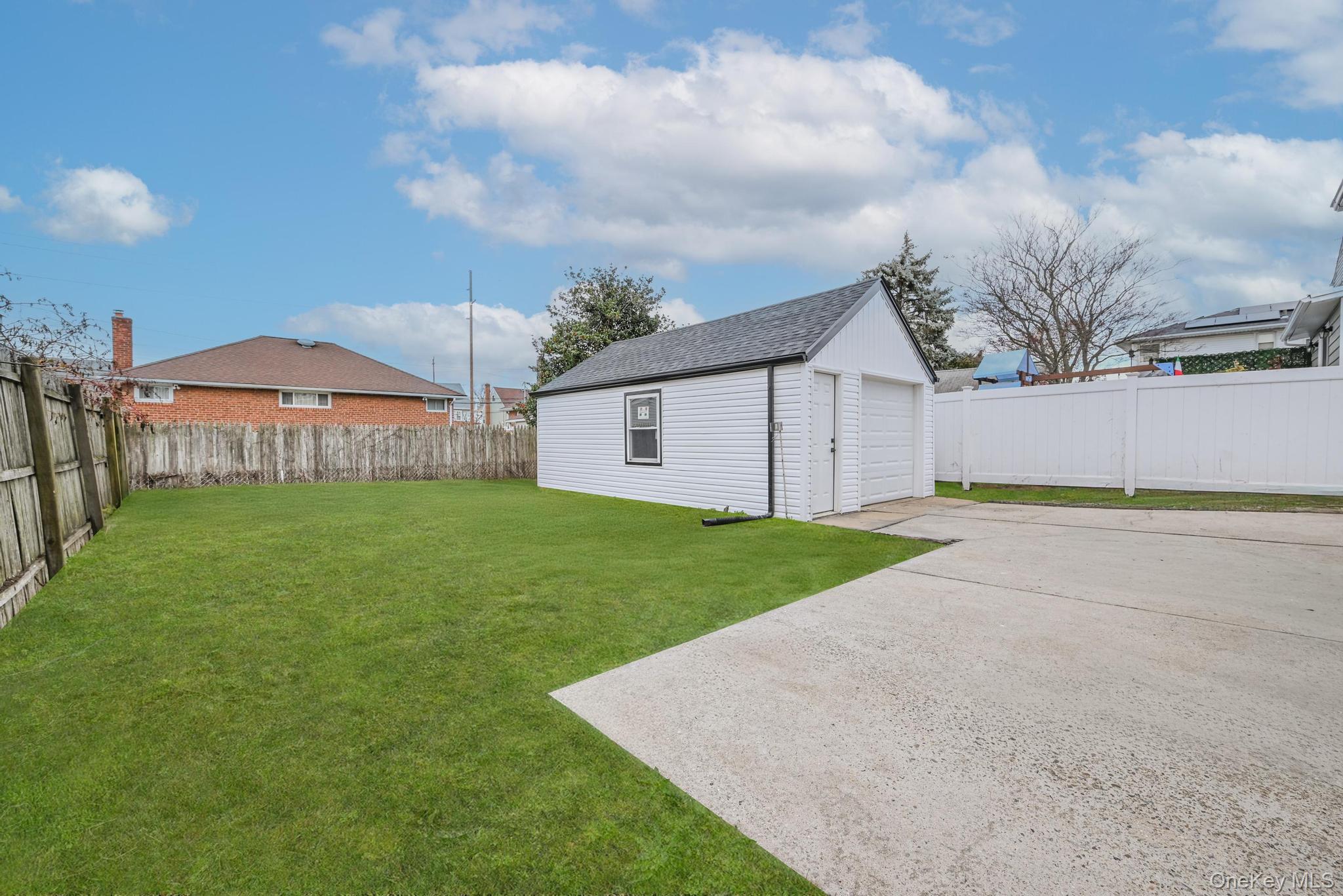 44 Catherine Avenue, Franklin Square, NY 11010