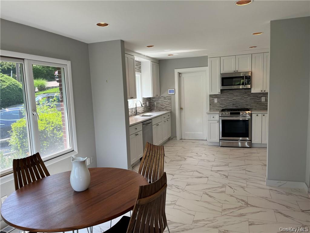 13 Dock Pathway, New Rochelle, NY 10801