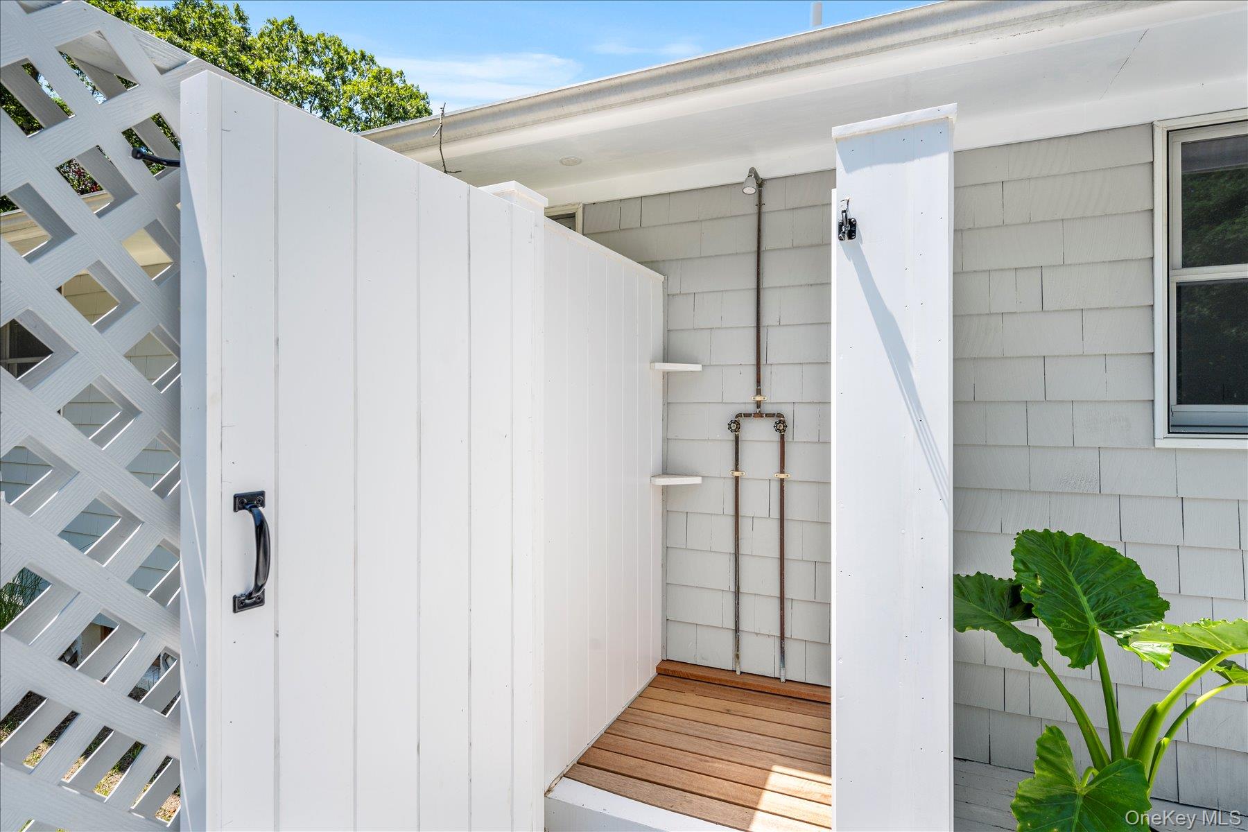 64 Old Depot Road, Quogue, NY 11959