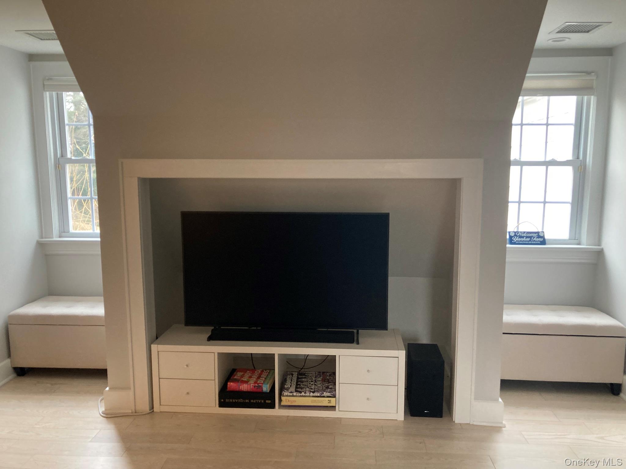 2 Red Ground Road, Old Westbury, NY 11568