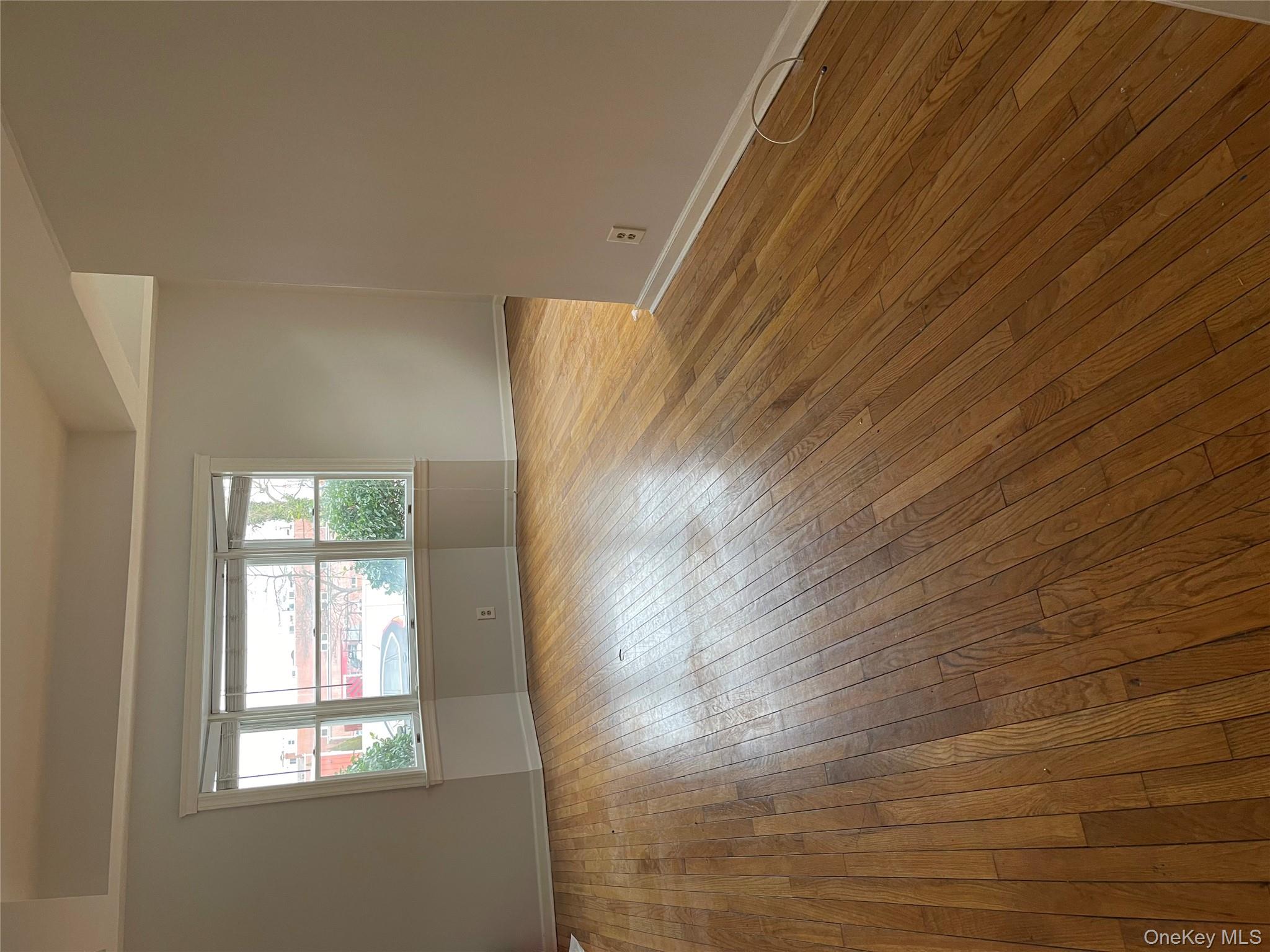 11 Tooker Avenue, Oyster Bay, NY 11771