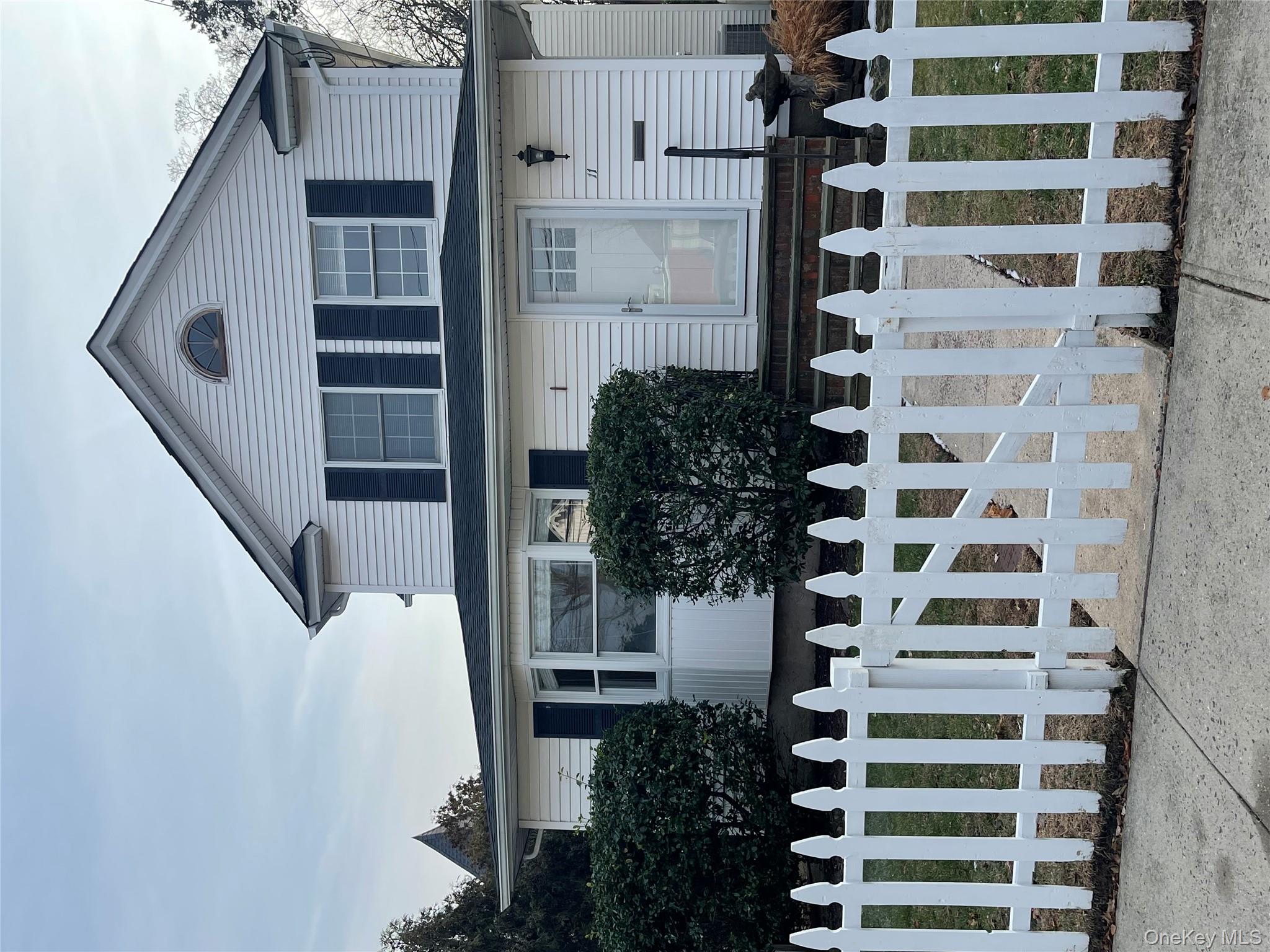 11 Tooker Avenue, Oyster Bay, NY 11771