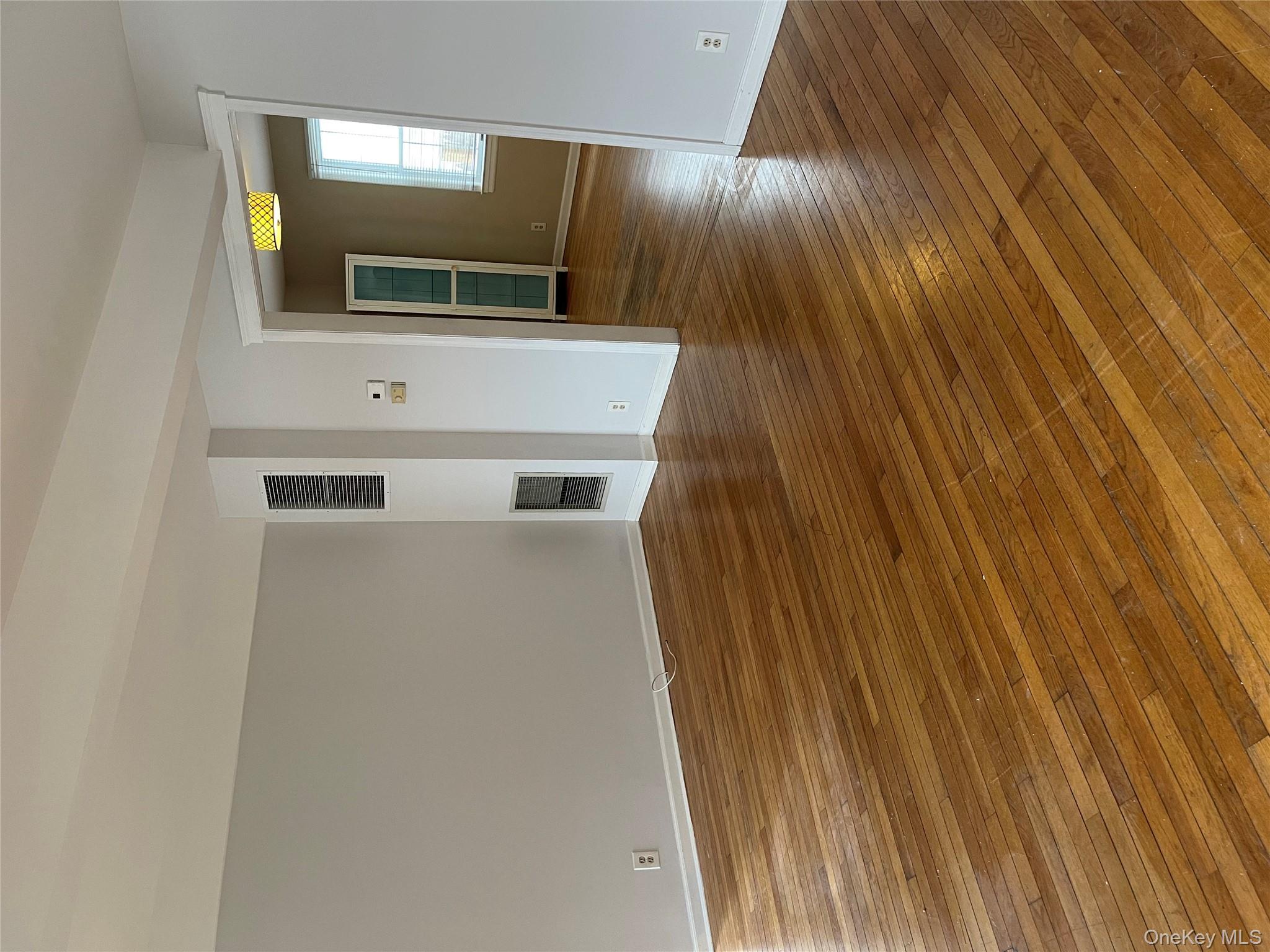 11 Tooker Avenue, Oyster Bay, NY 11771