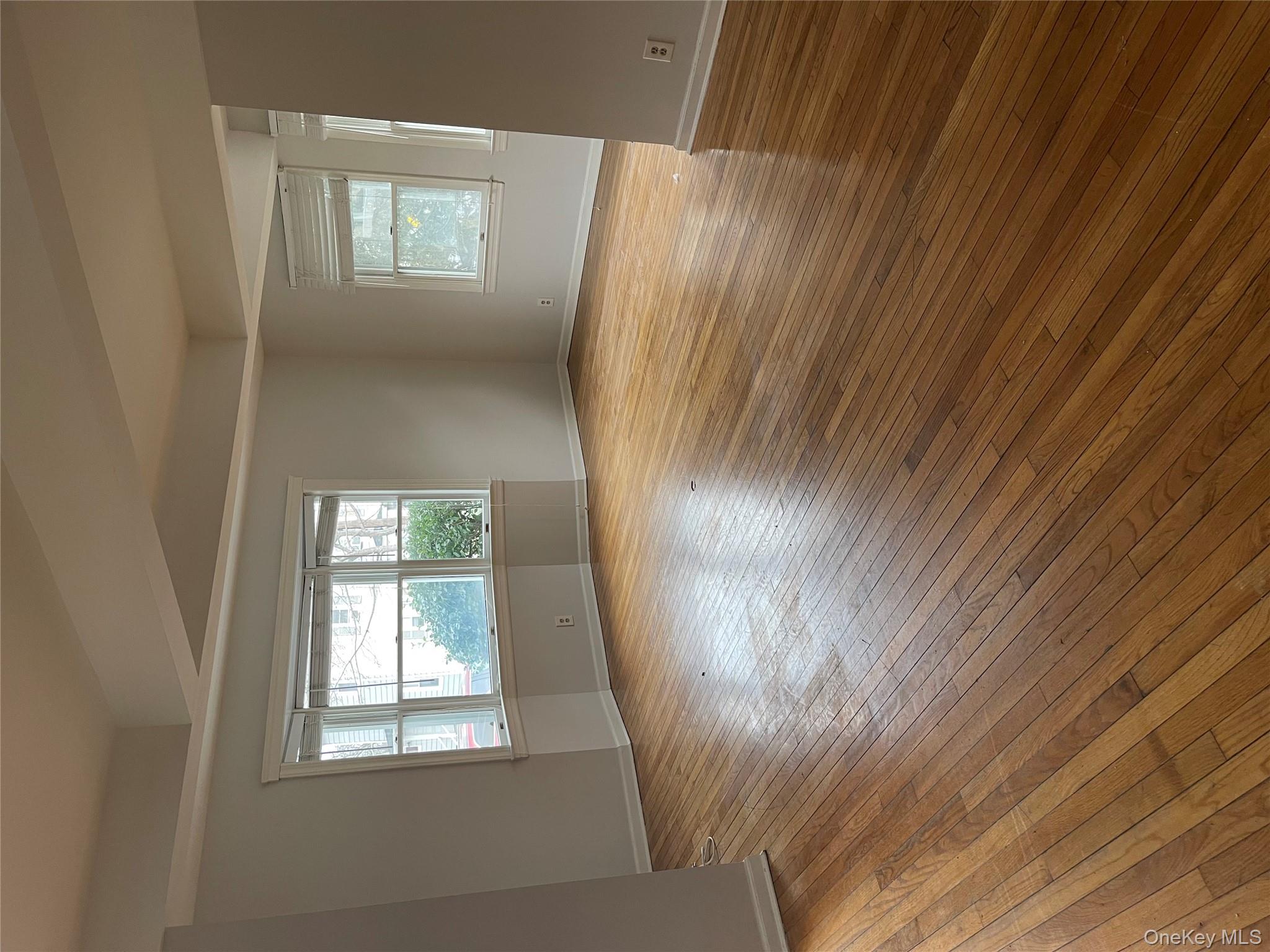 11 Tooker Avenue, Oyster Bay, NY 11771