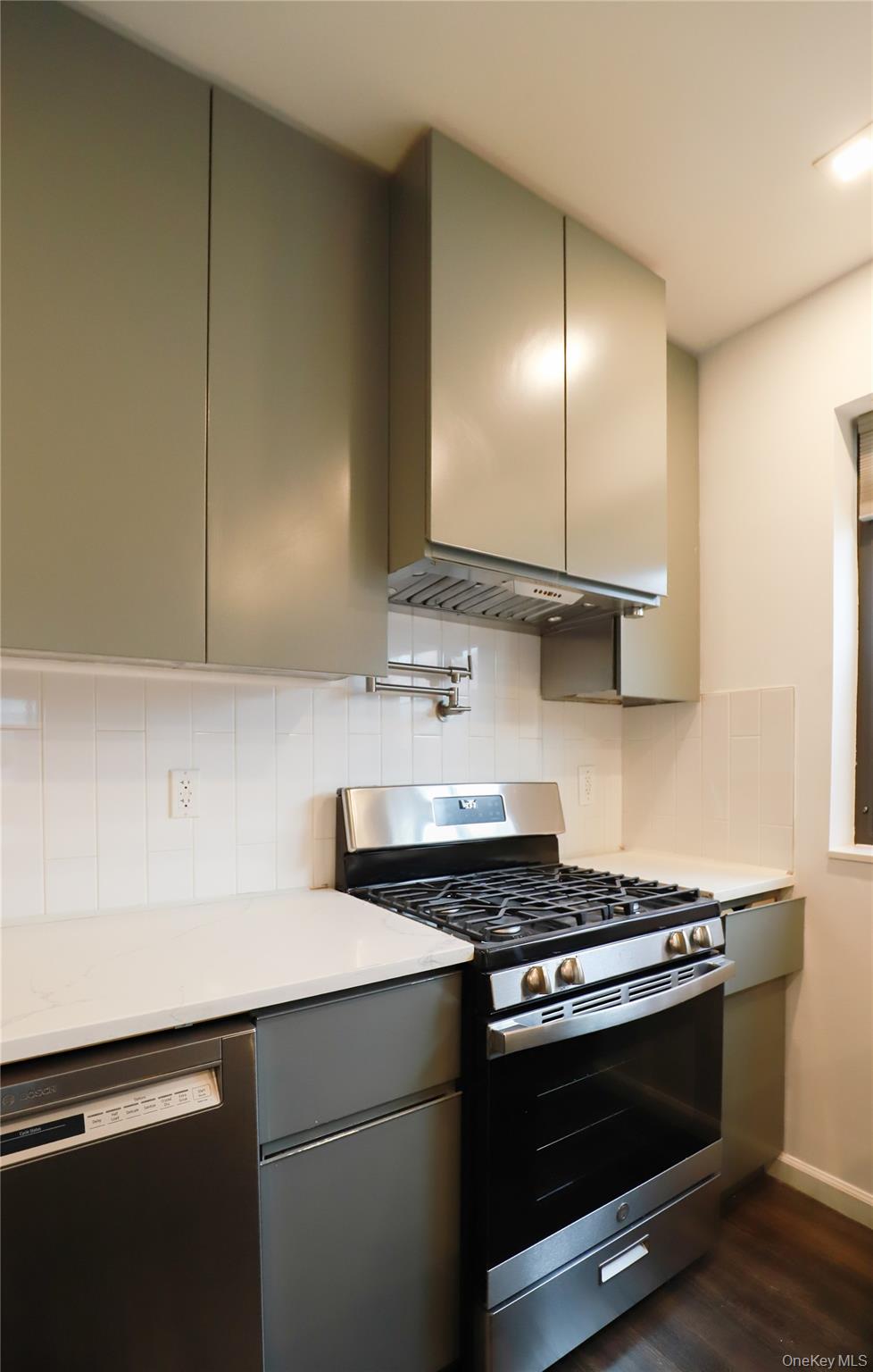 36-20 190 Street, Flushing, NY 11358