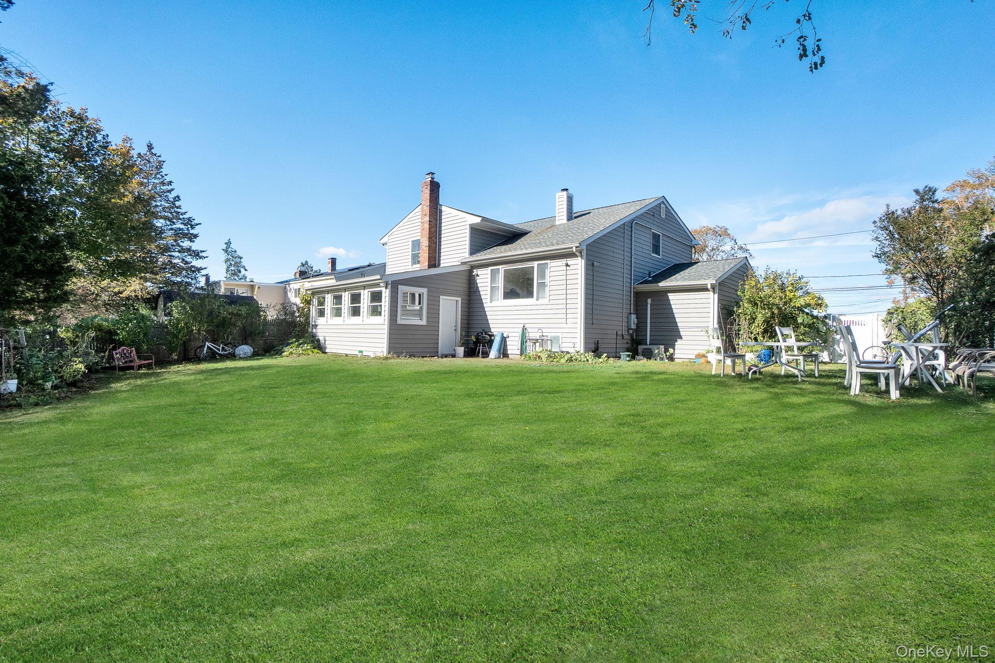 26 Fran Lane, Selden, NY 11784