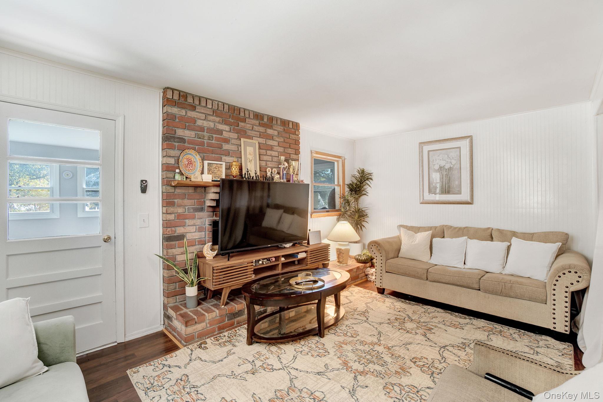 26 Fran Lane, Selden, NY 11784