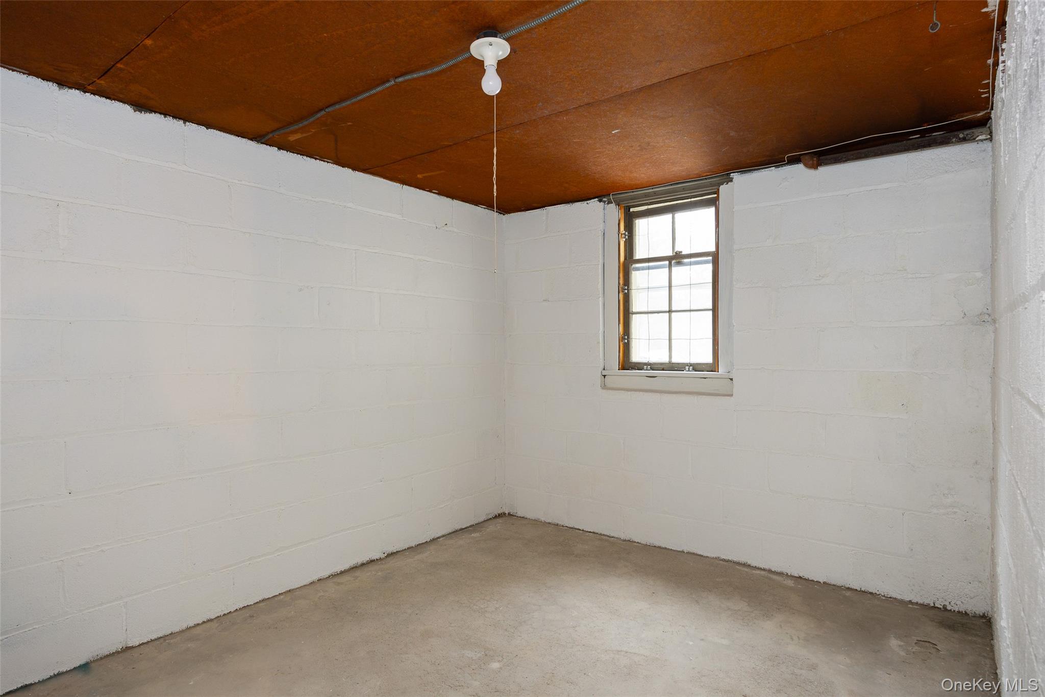 6 Rosalind Road, Poughkeepsie, NY 12601