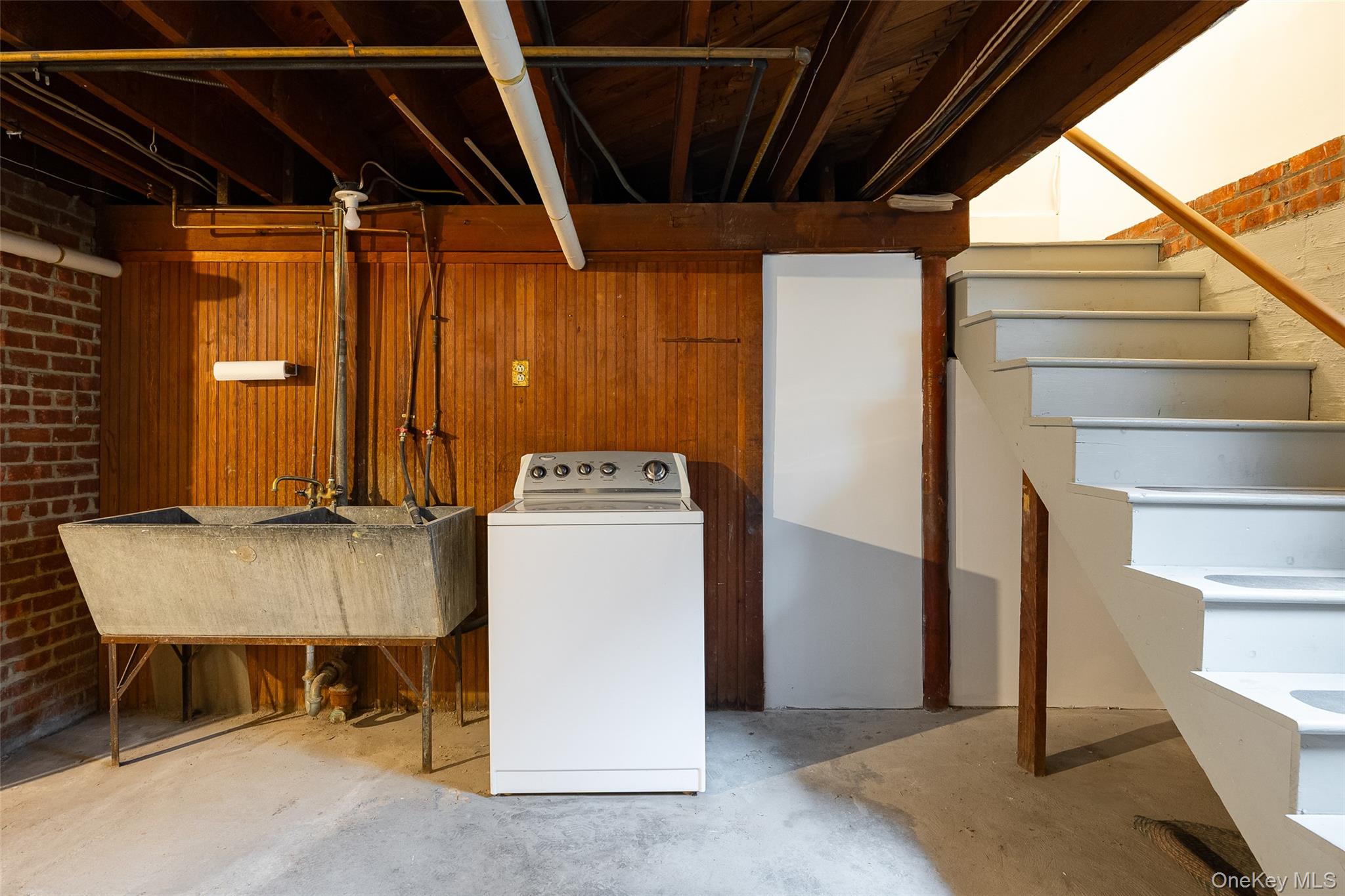 6 Rosalind Road, Poughkeepsie, NY 12601