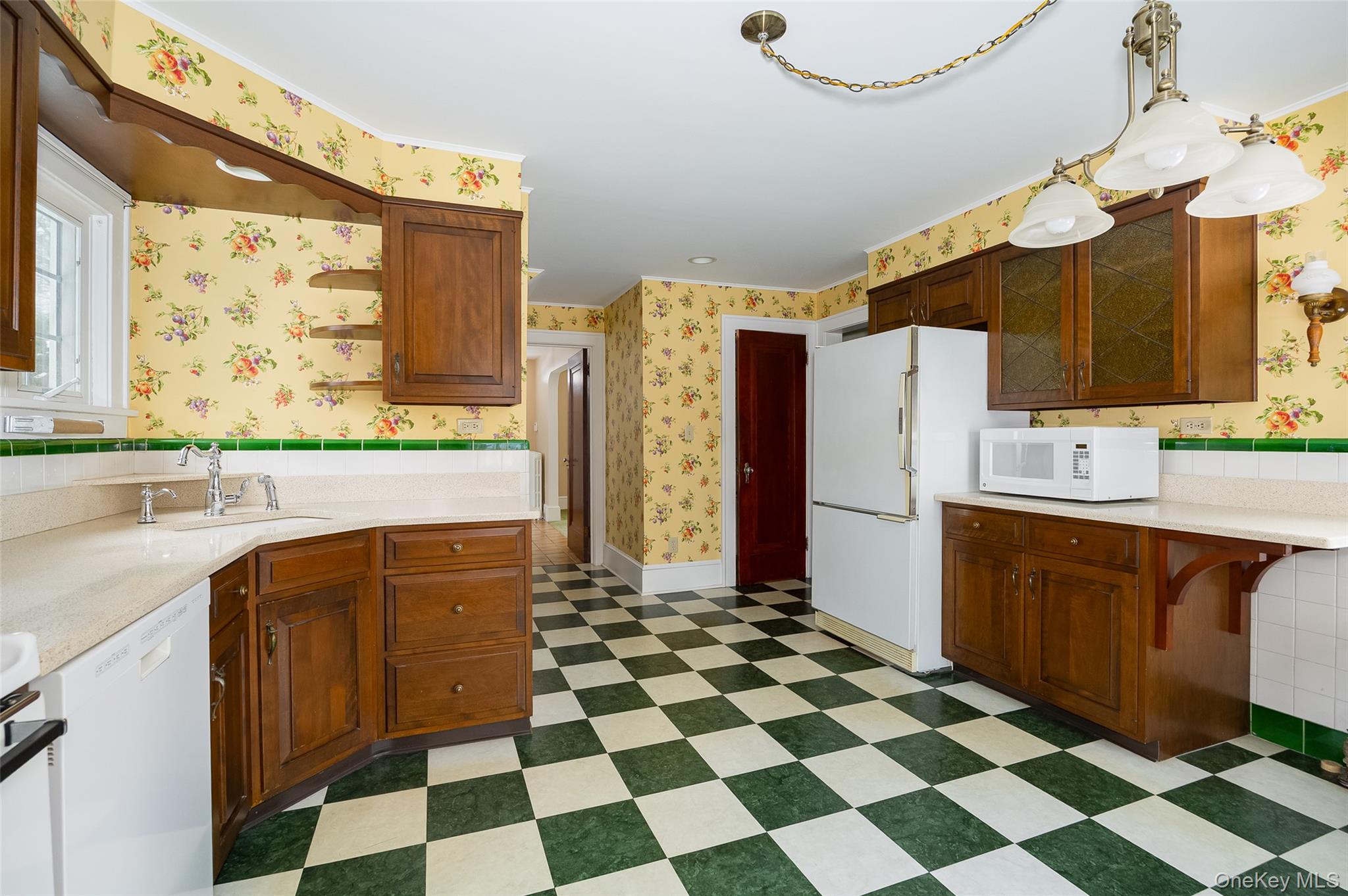 6 Rosalind Road, Poughkeepsie, NY 12601