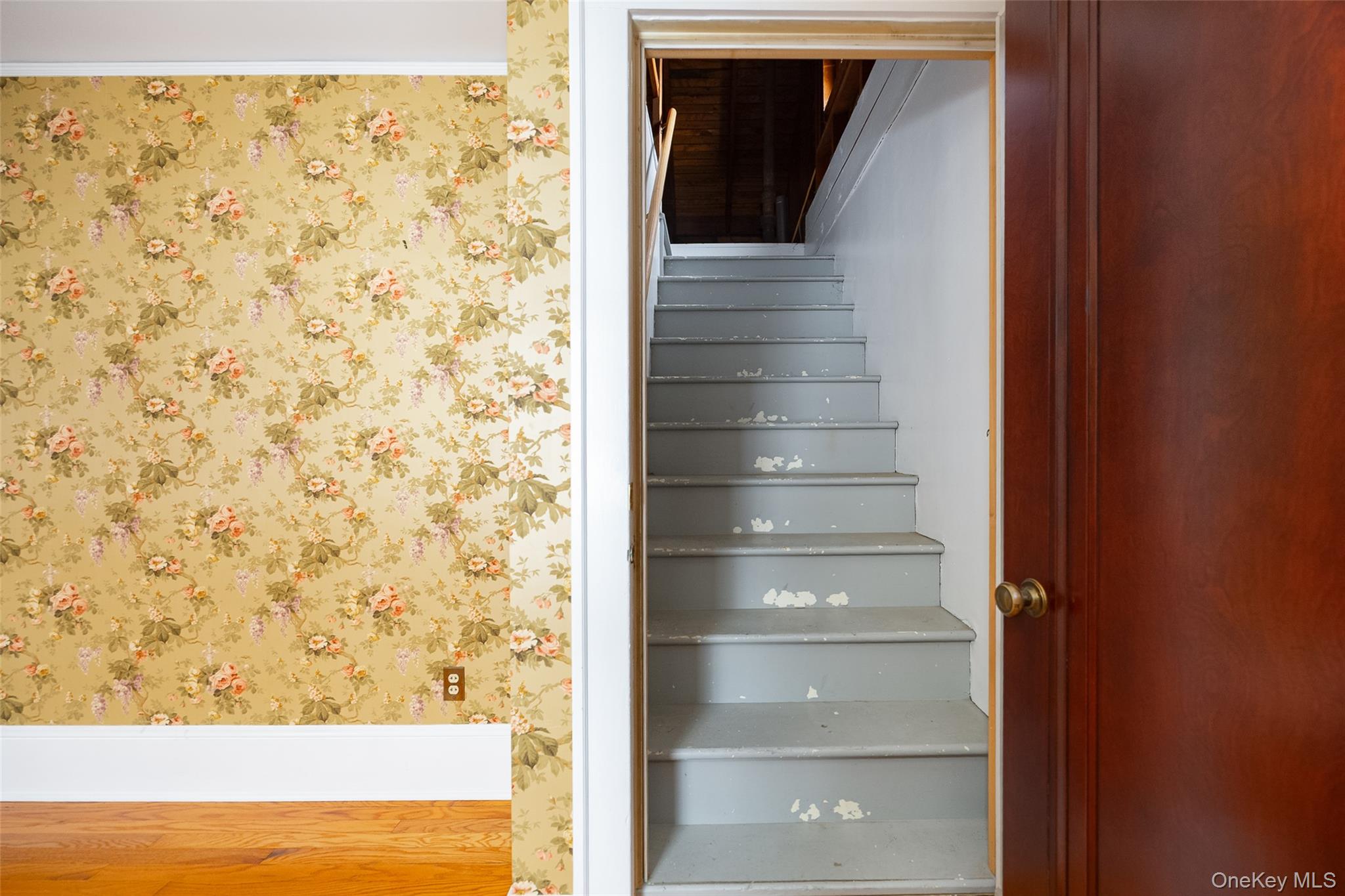 6 Rosalind Road, Poughkeepsie, NY 12601