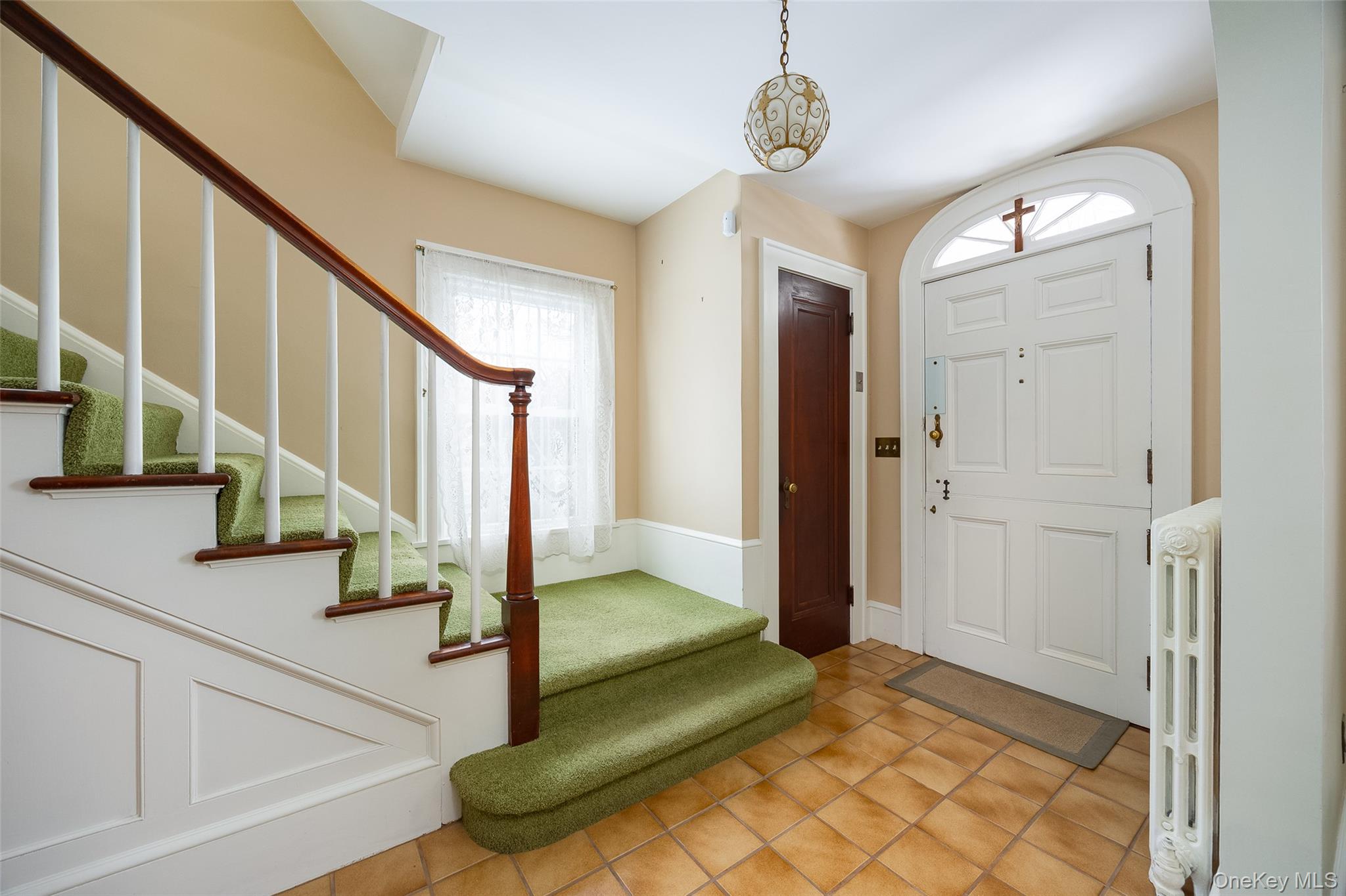 6 Rosalind Road, Poughkeepsie, NY 12601