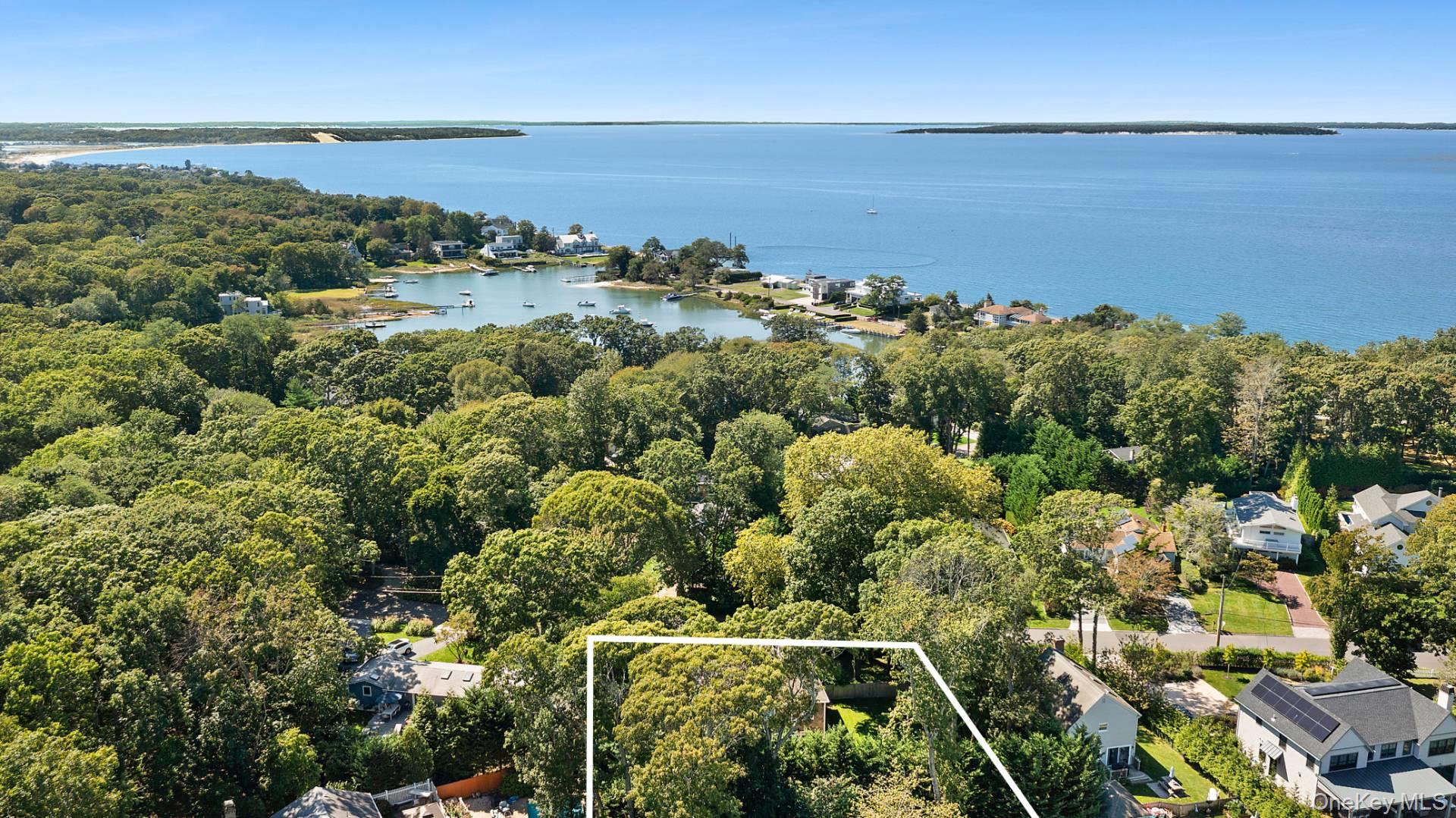 10 Bay View Road N, Southampton, NY 11968