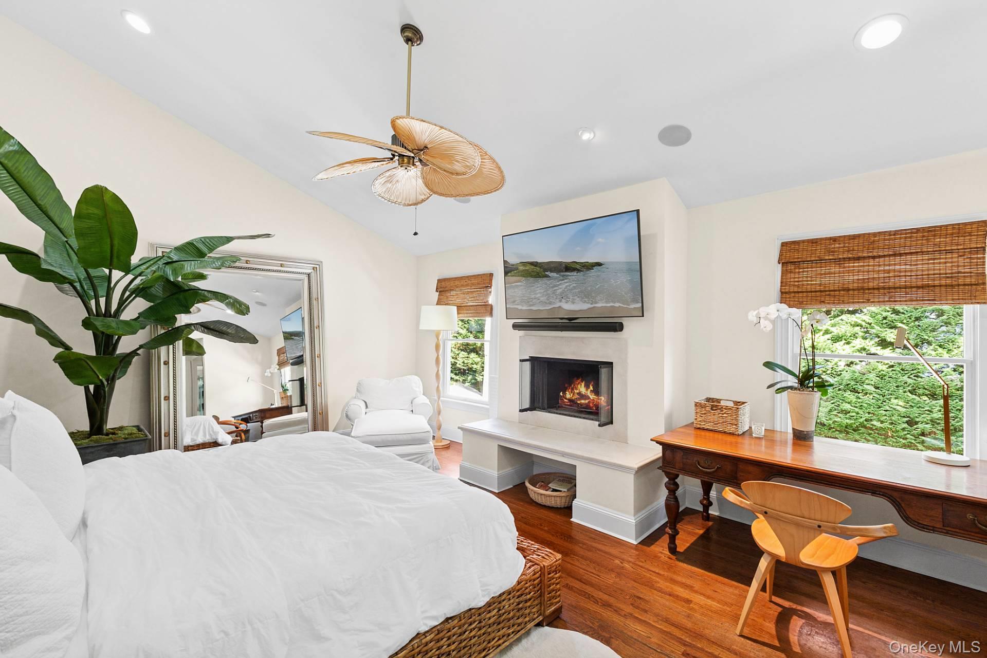 10 Bay View Road N, Southampton, NY 11968