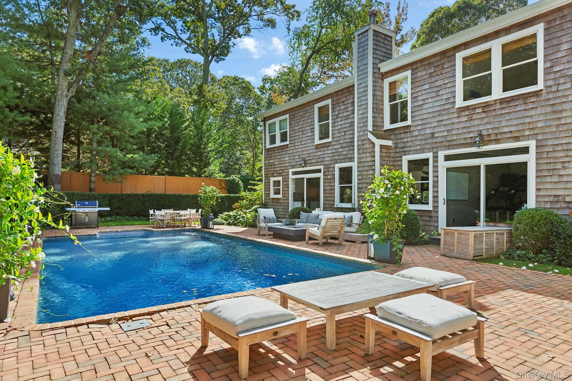 10 Bay View Road N, Southampton, NY 11968