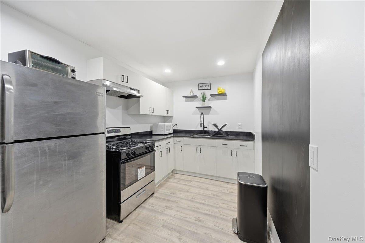 4077 Ely Avenue, Bronx, NY 10466