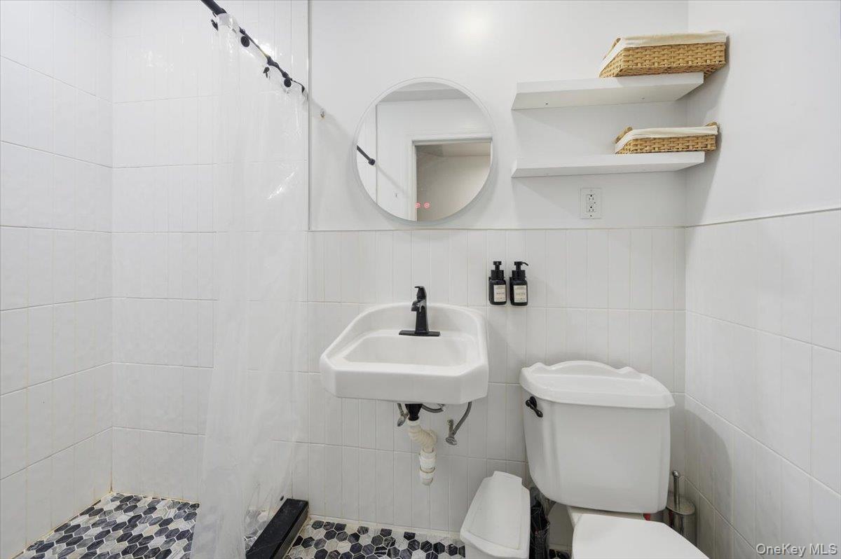 4077 Ely Avenue, Bronx, NY 10466