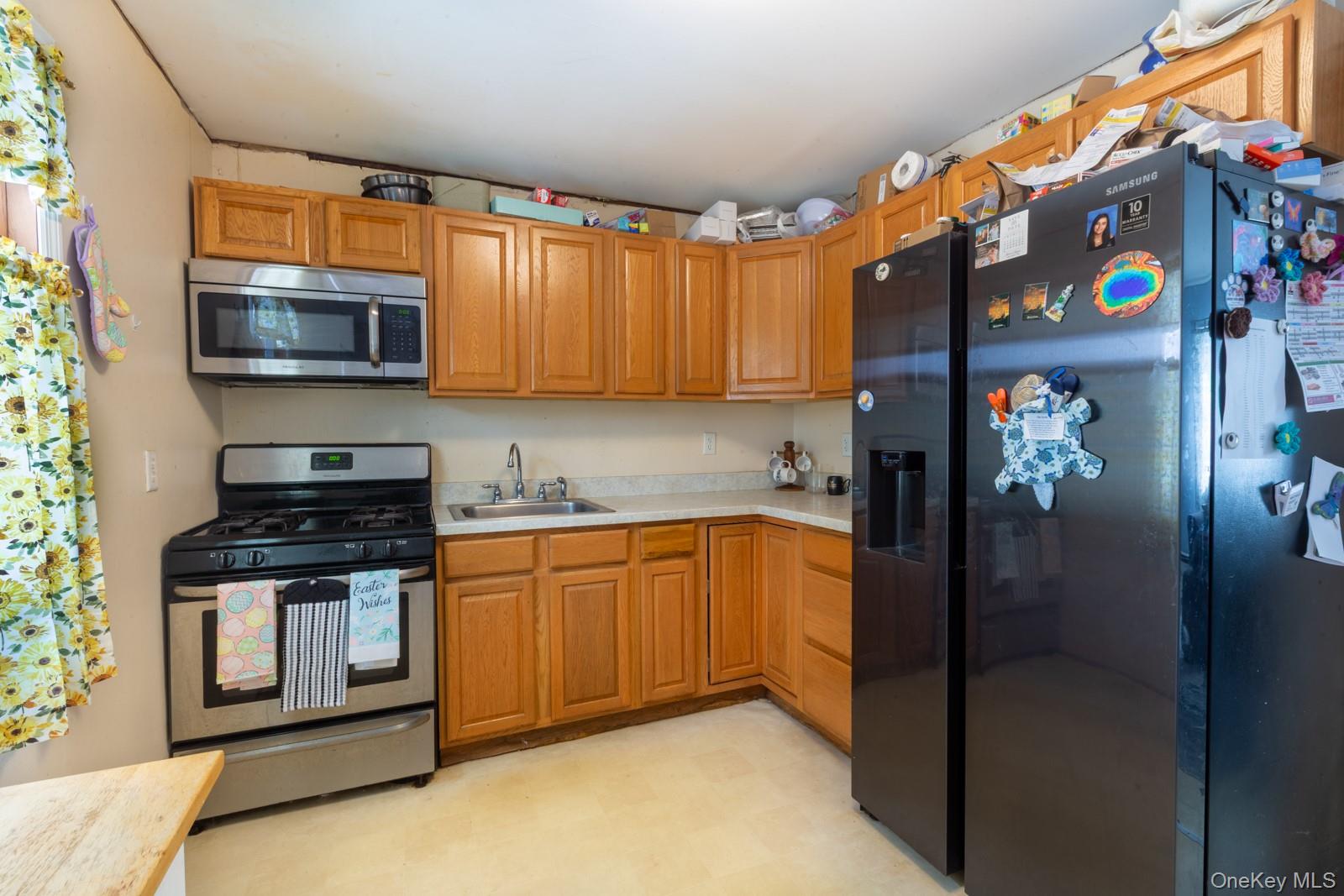 47 Ridgedale Avenue, Farmingville, NY 11738