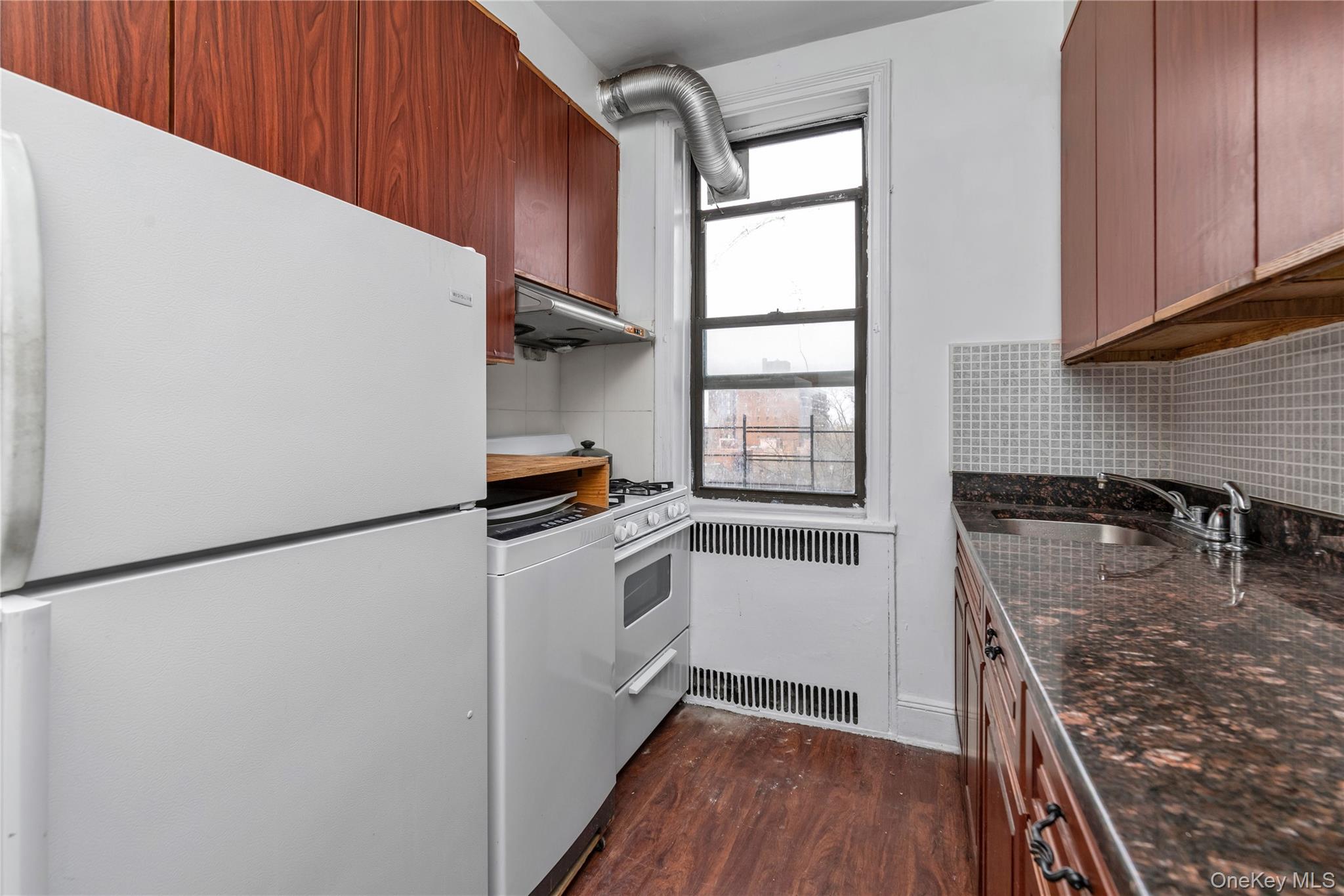 33-38 Parsons Boulevard # 6G, Flushing, NY 11354