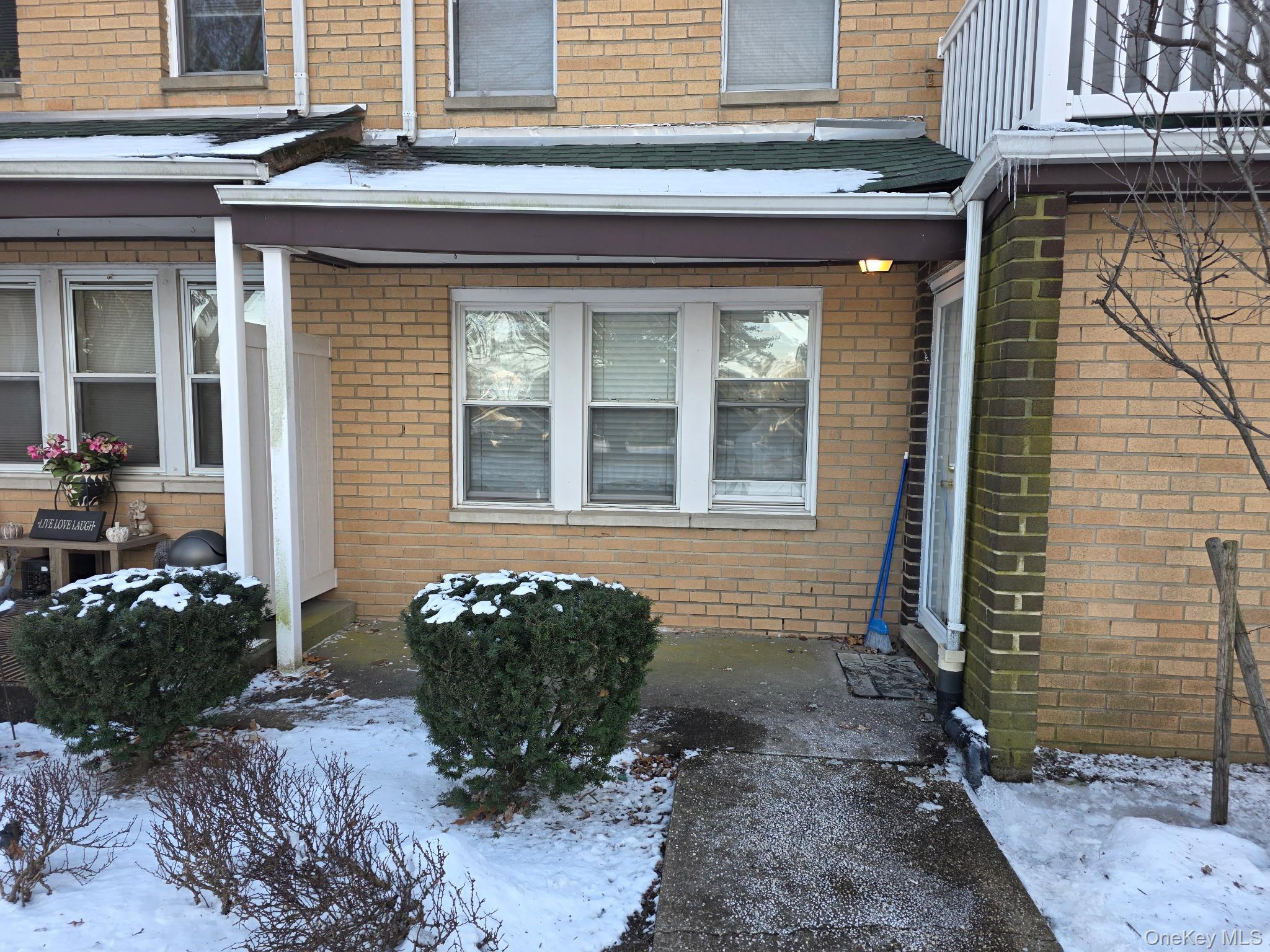 289 Artist Lake Drive, Middle Island, NY 11953