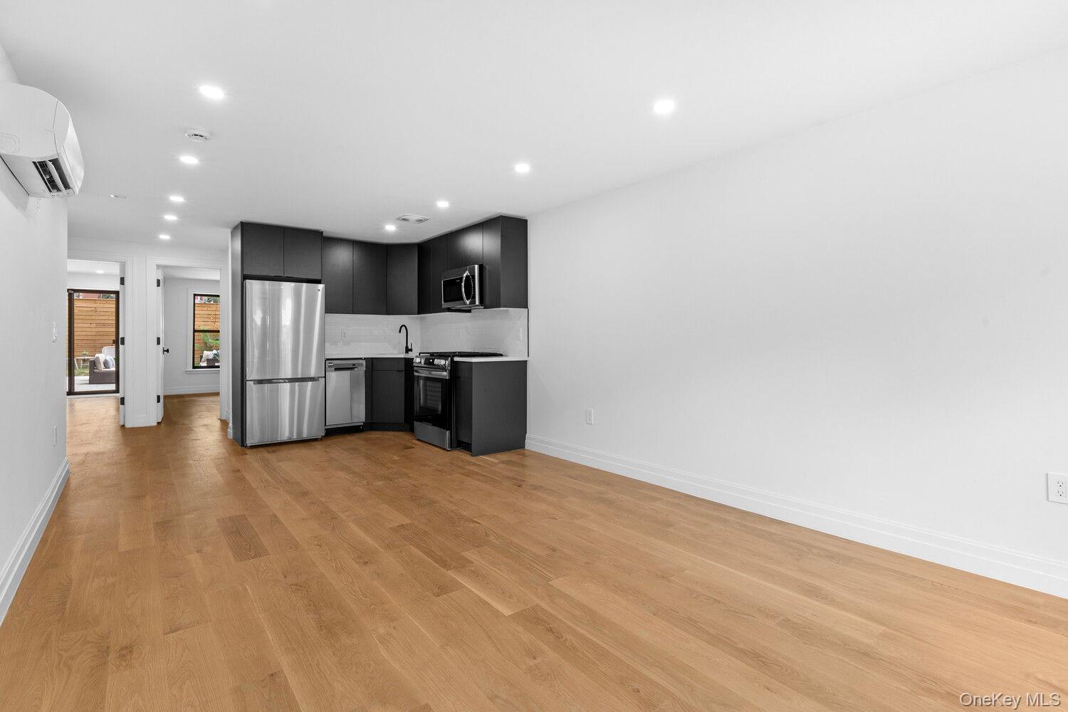 12 PILLING Street, Brooklyn, NY 11207