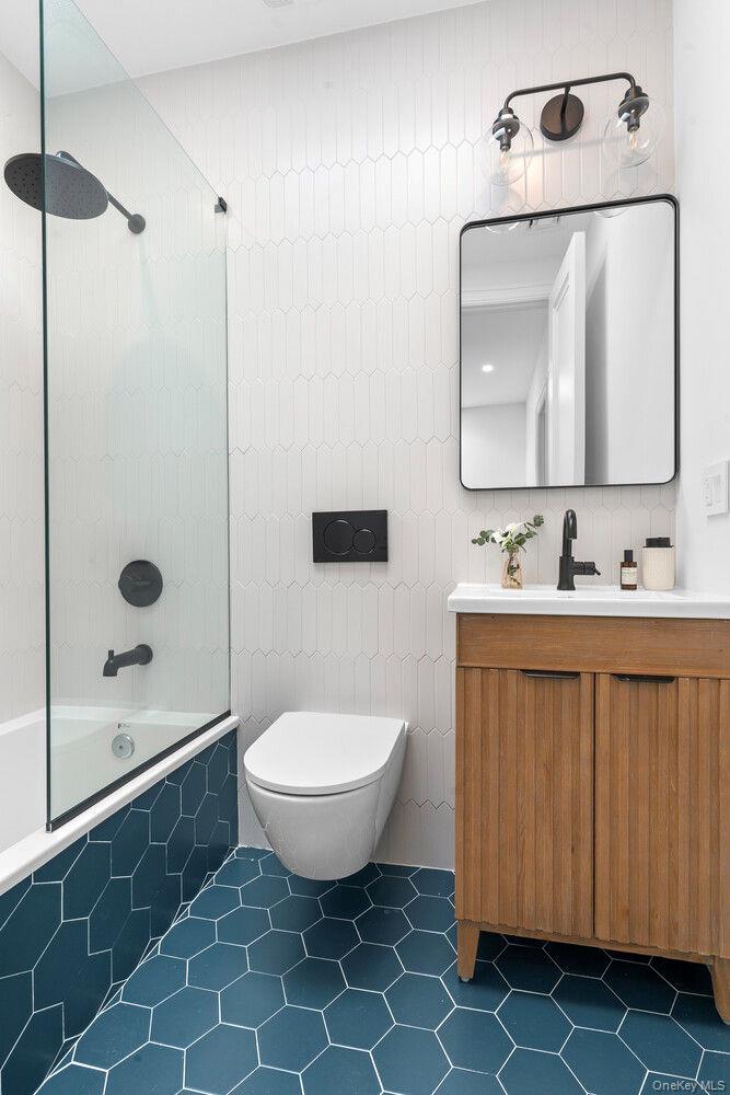 12 PILLING Street, Brooklyn, NY 11207