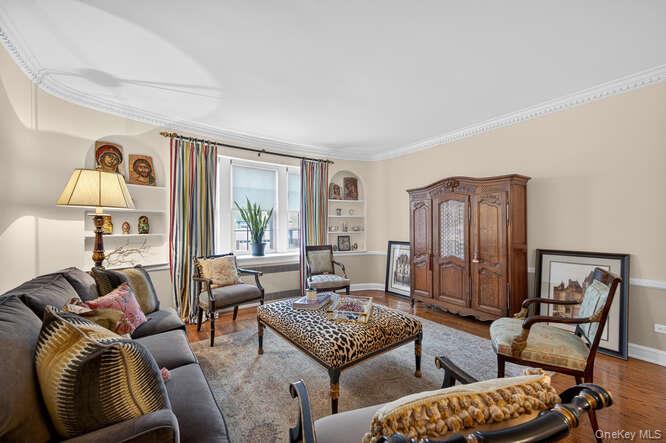 24 Hamilton Place # F-1, Garden City, NY 11530