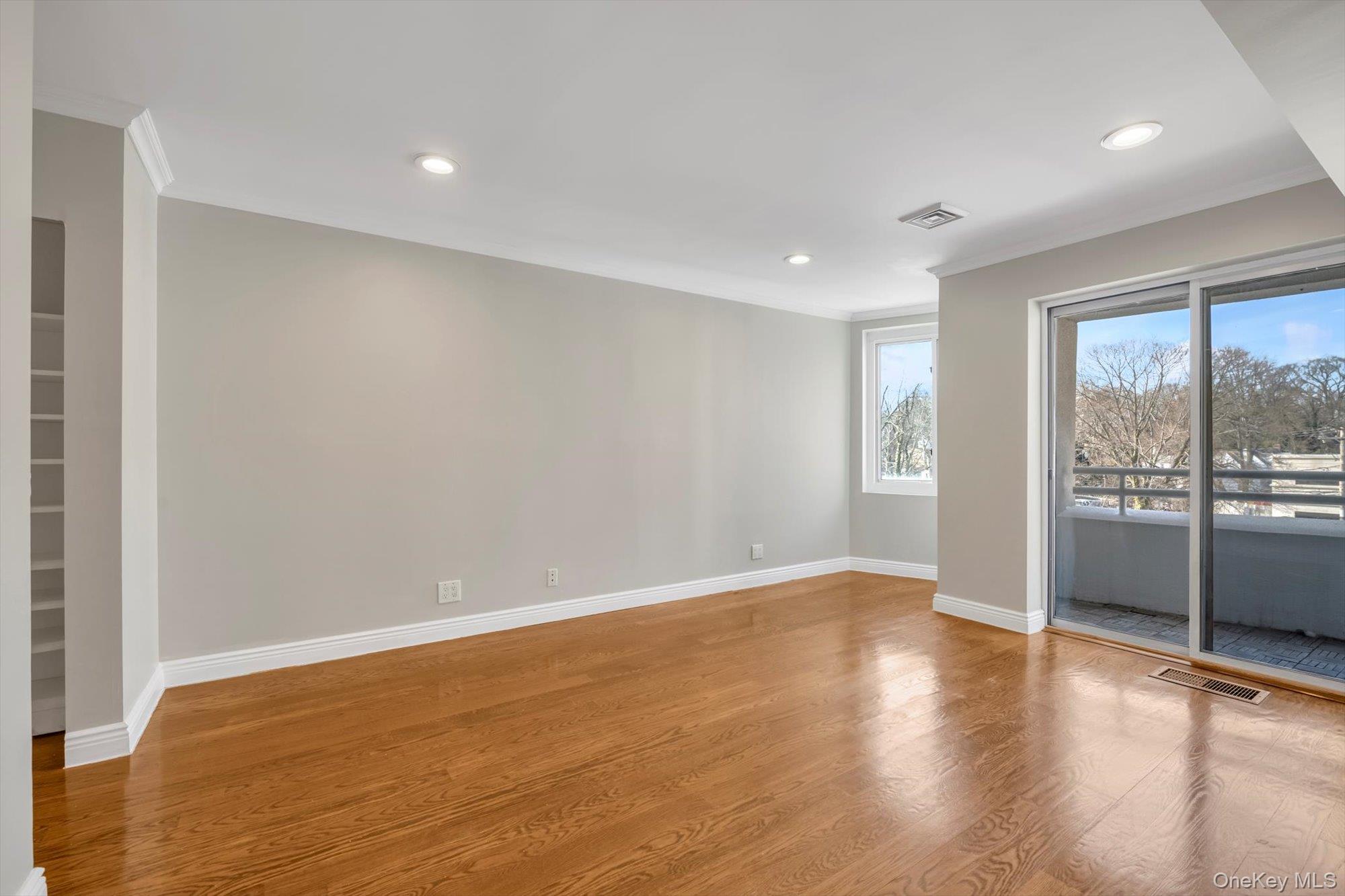 100 Cuttermill Road # 4G, Great Neck, NY 11021