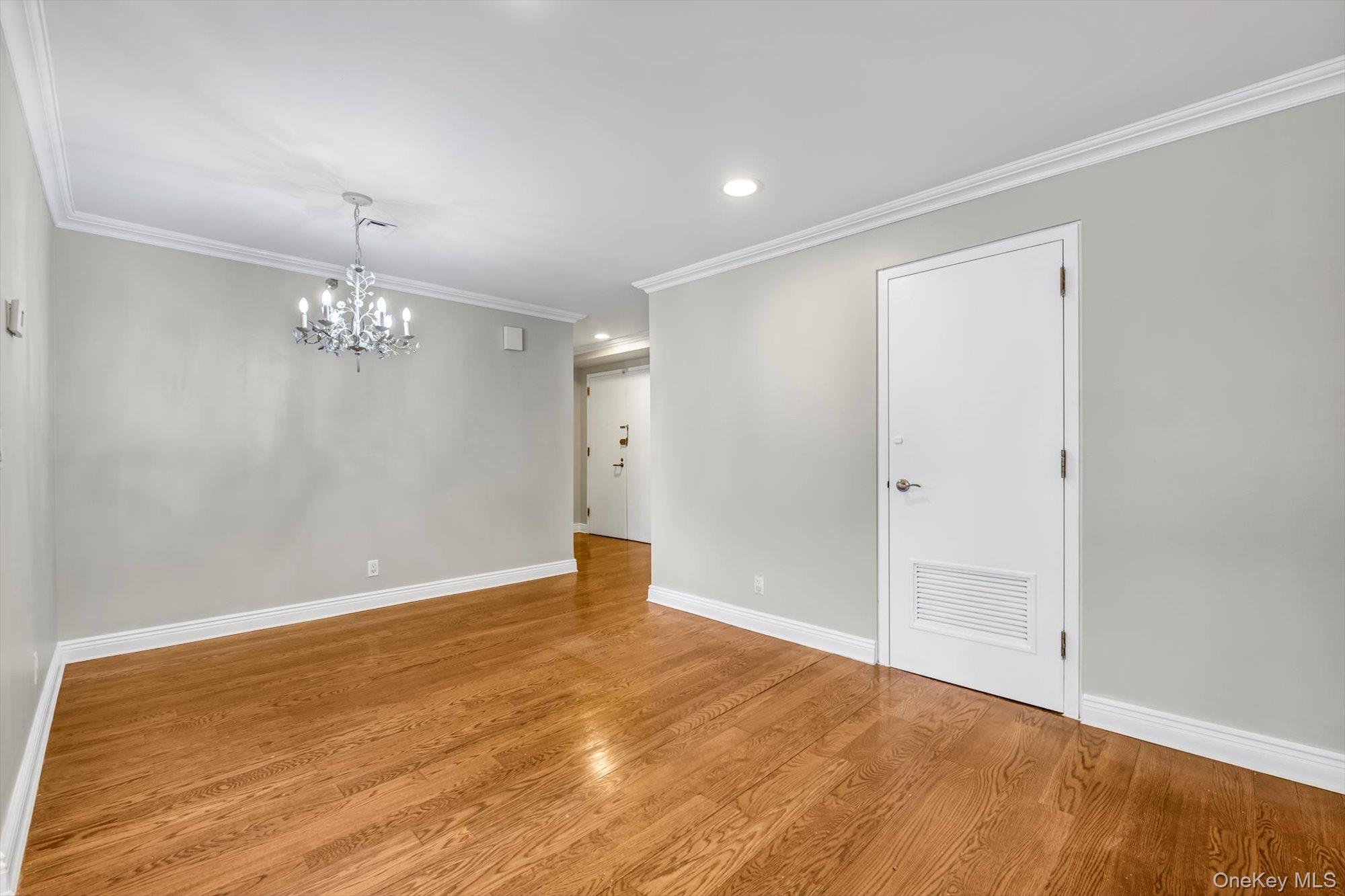 100 Cuttermill Road # 4G, Great Neck, NY 11021